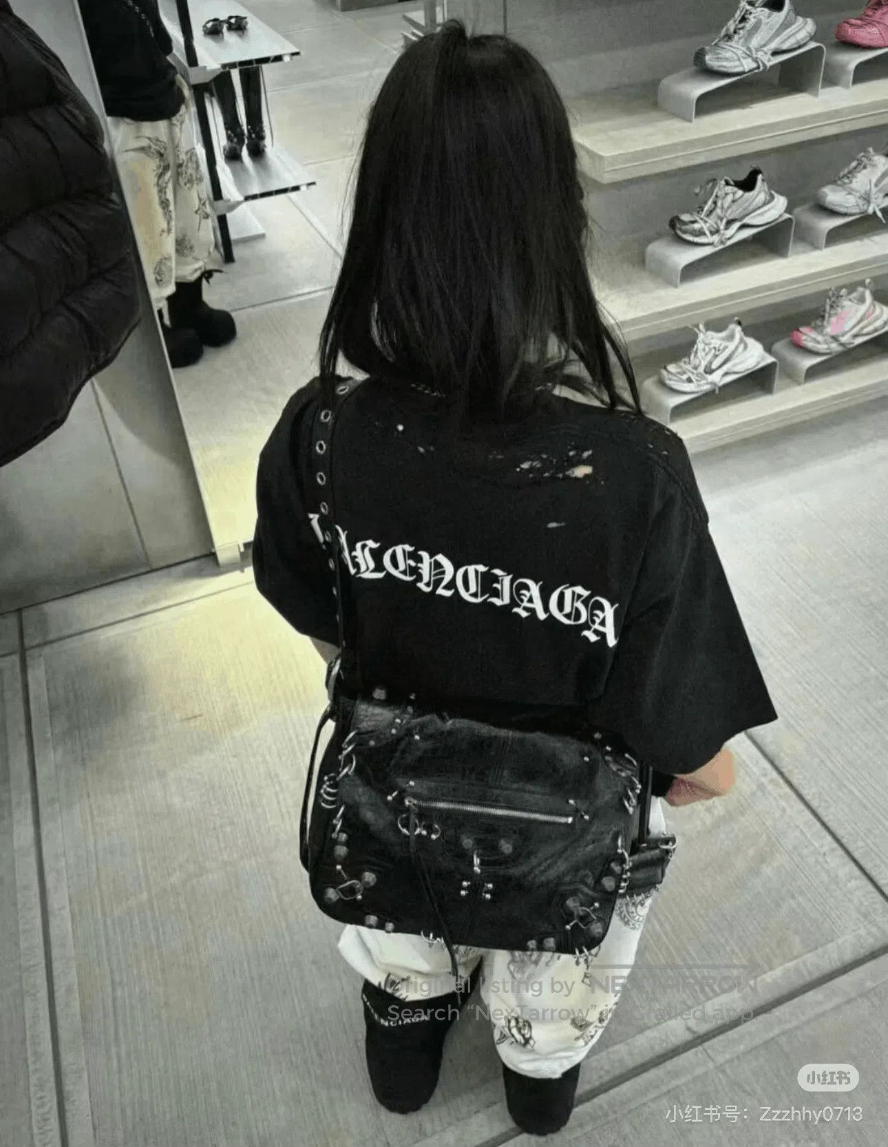 Balenciaga Balenciaga Distressed Logo Short Sleeve T. Size US L / EU 52-54 / 3 - 4 Thumbnail