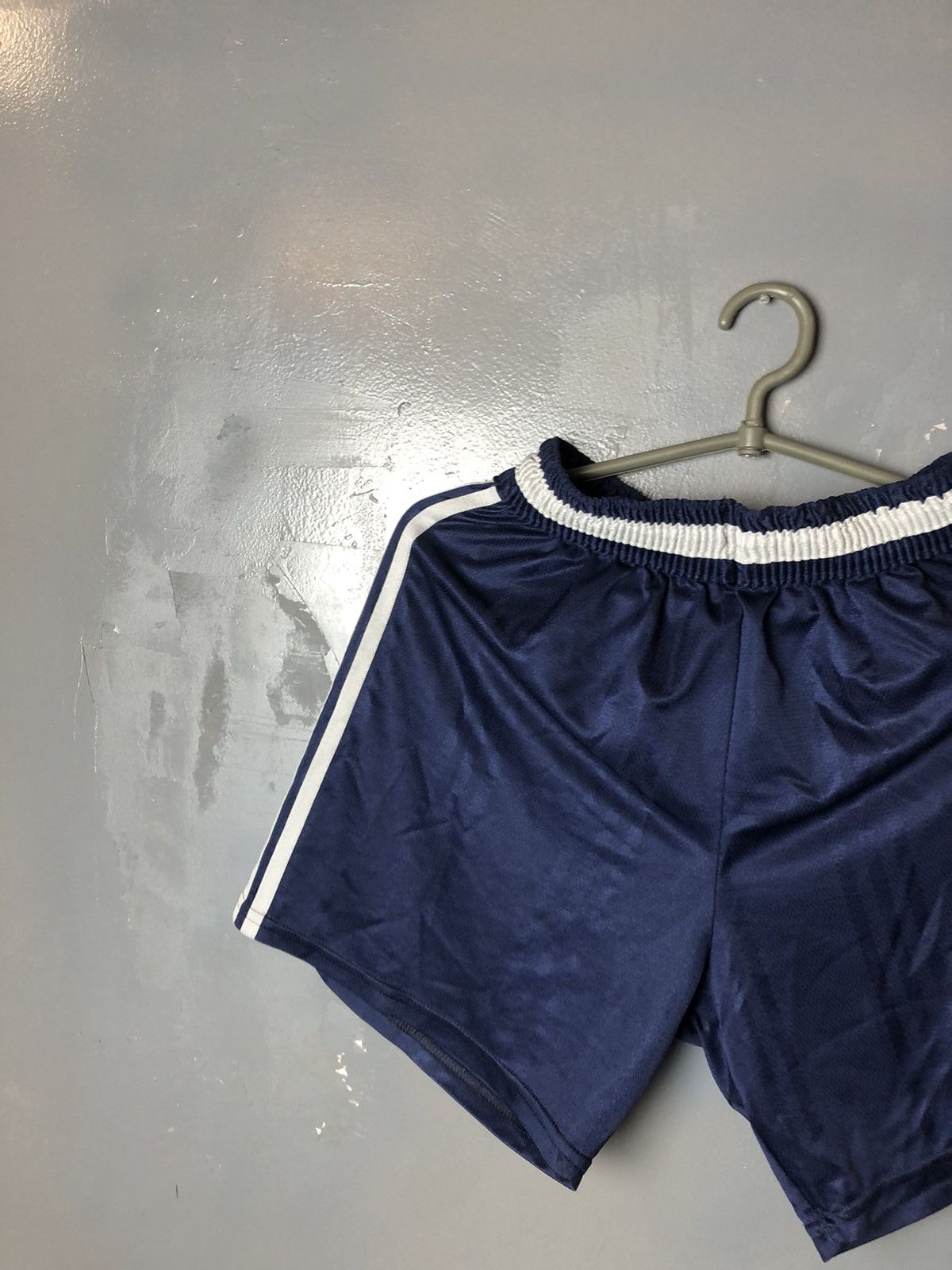 Adidas × Vintage Vintage men’s short Adidas 1999s Size US 32 / EU 48 - 3 Thumbnail