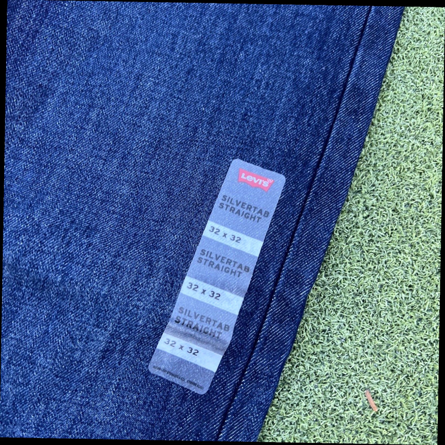 Authentic Levi's SilverTab New Unworn Men's Dark Wash Straight Leg Jeans 32 Inch Waist 32 Inch Inseam