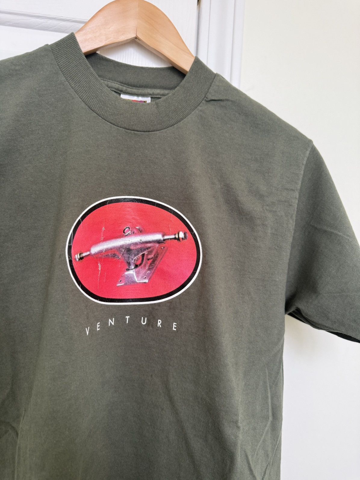 Fruit Of The Loom × Vintage Vintage Venture Trucks Skate Tee 1990s size medium Size US M / EU 48-50 / 2 - 1 Thumbnail
