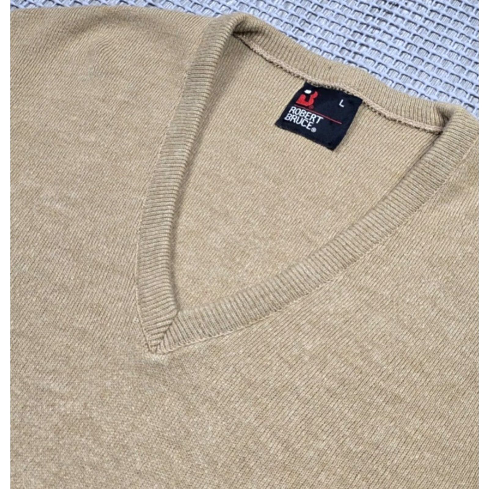 Vintage VINTAGE Robert Bruce Sweater Mens L Beige Orlon Acrylic V-Neck Union Made in USA Size US L / EU 52-54 / 3 - 5 Thumbnail