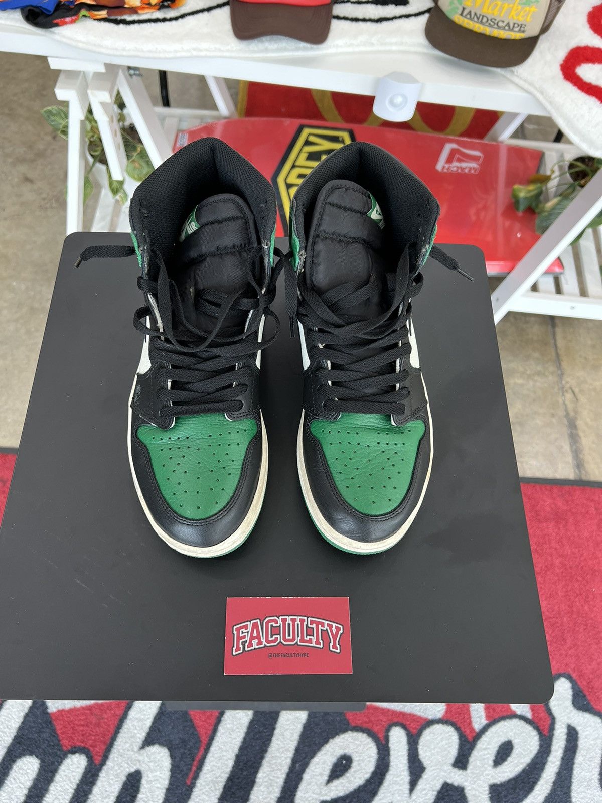 Jordan Brand × Nike Jordan 1 Retro High Pine Green 2018 Size US 10.5 / EU 43-44 - 2 Thumbnail