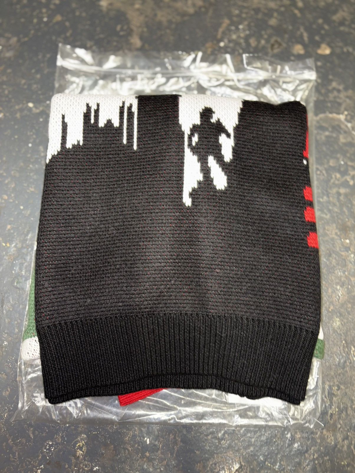 Palace Palace Tourist Knit Crewneck Italy Size US L / EU 52-54 / 3 - 1 Thumbnail
