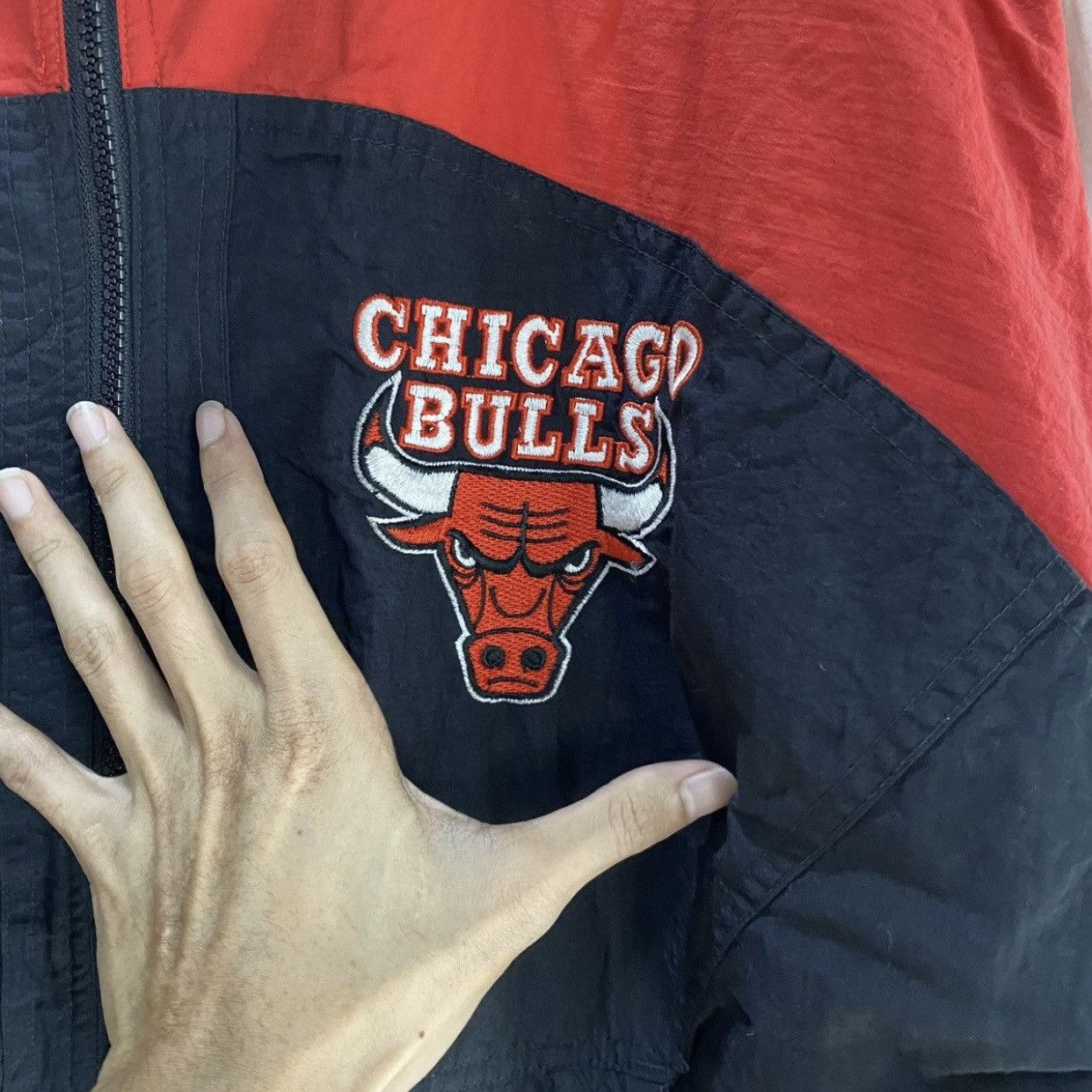 Apex One Vintage 90s Apex One Chicago Bulls Windbreaker Jacket Large Size US L / EU 52-54 / 3 - 7 Thumbnail