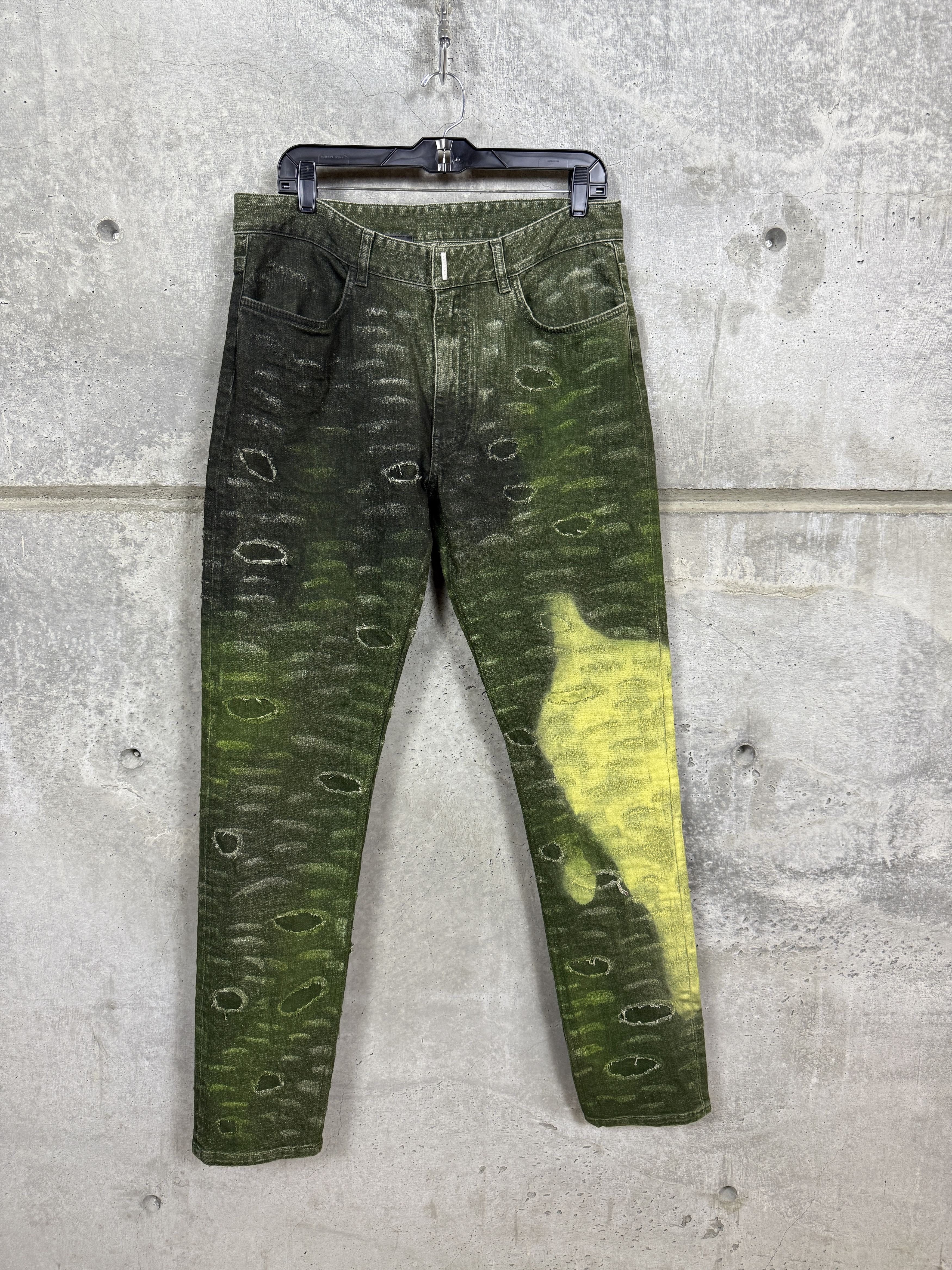 Givenchy $2000 Givenchy Slim Fit Tapered Distressed Paint Jeans Size US 32 / EU 48 - 4 Thumbnail