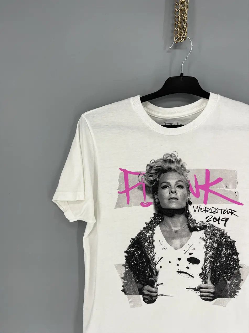 Band Tees Vintage Y2K Pink Fun House Tour American Singer Artist Tee Size US M / EU 48-50 / 2 - 4 Thumbnail