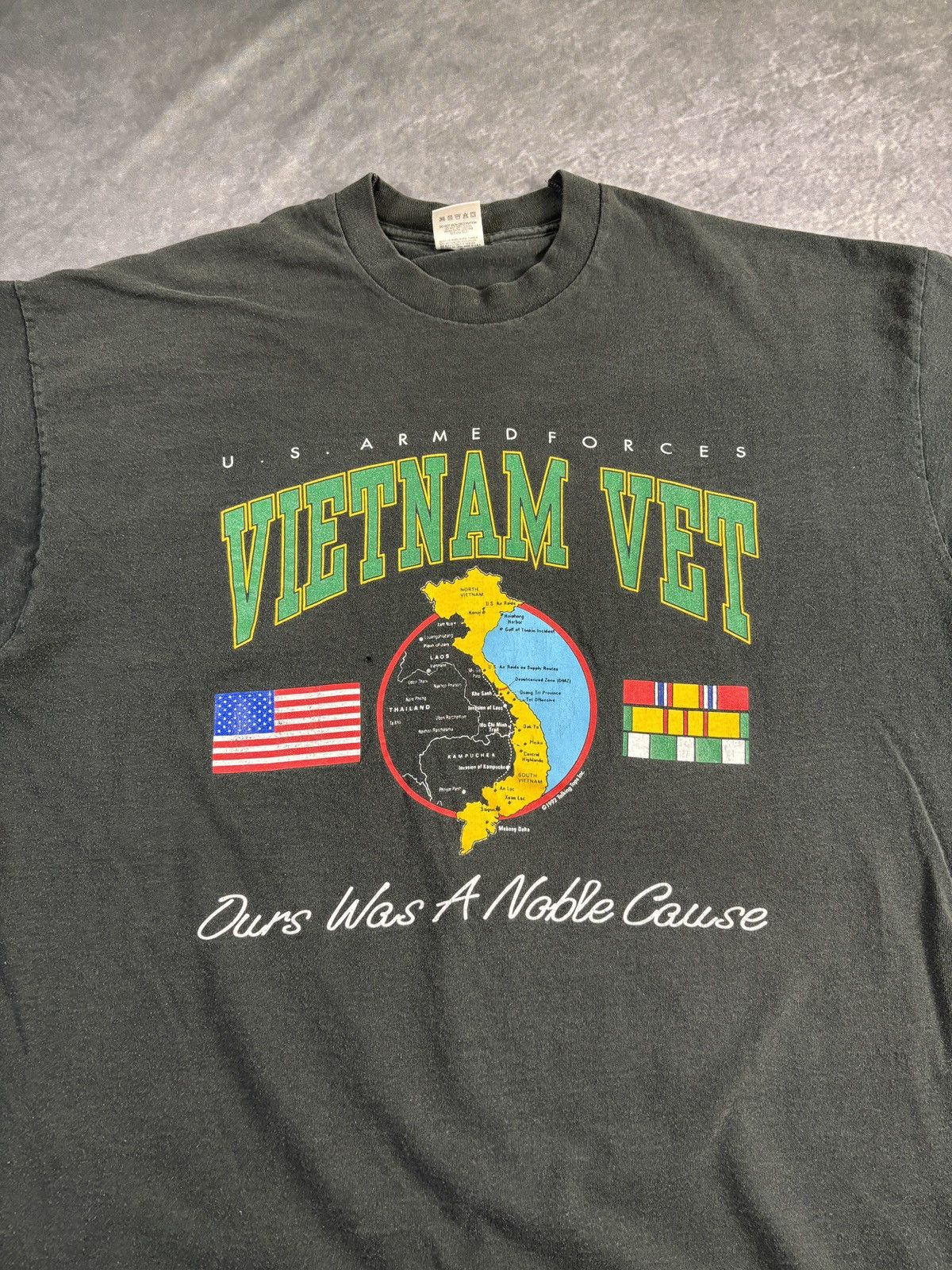 Vintage 1990s Vintage Vietnam Veteran Tee U.S. Military Army Flags Size US XXL / EU 58 / 5 - 3 Thumbnail