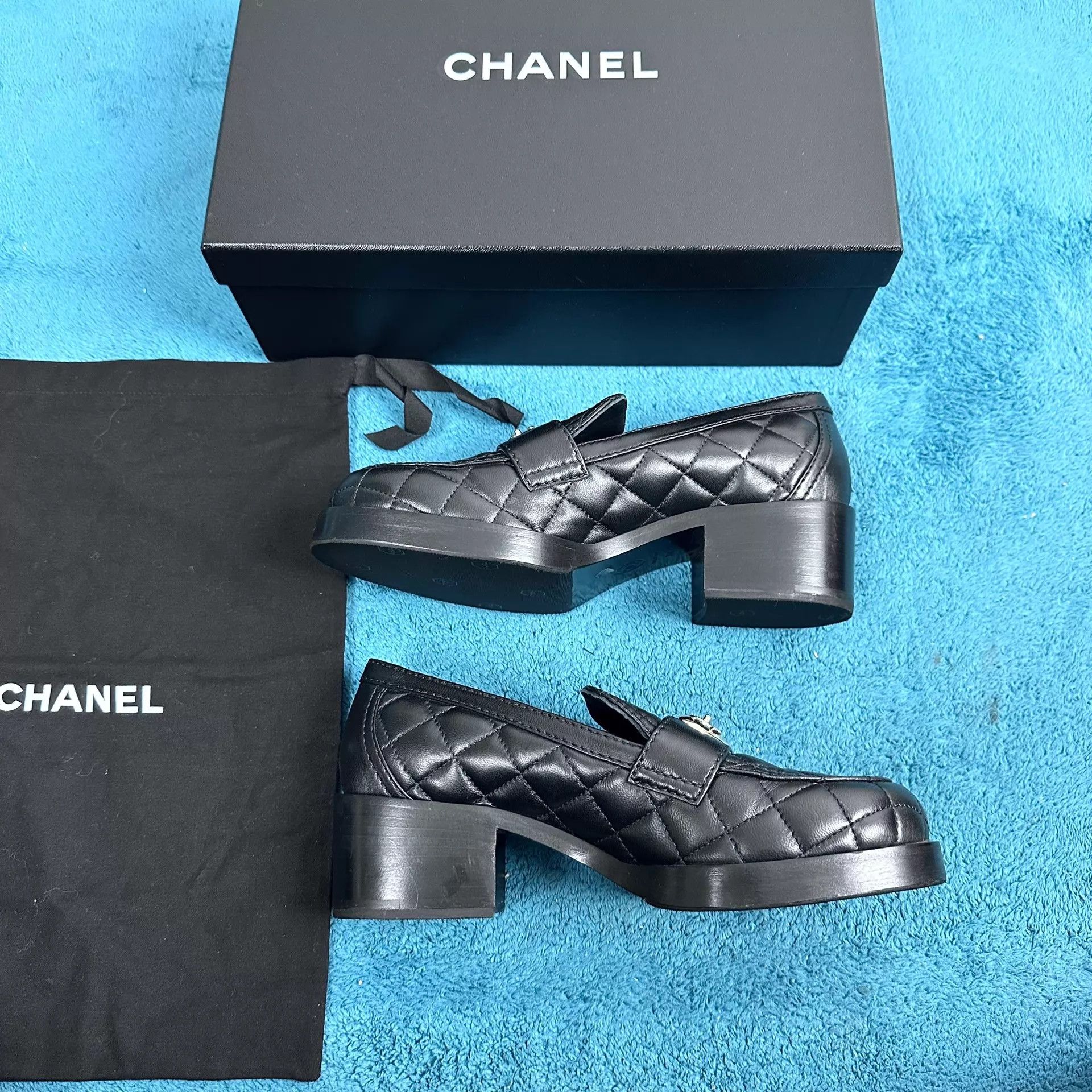 Chanel Chanel Heart Block Heel Loafer Black 37 EU Size US 6.5 / IT 36.5 - 3 Thumbnail