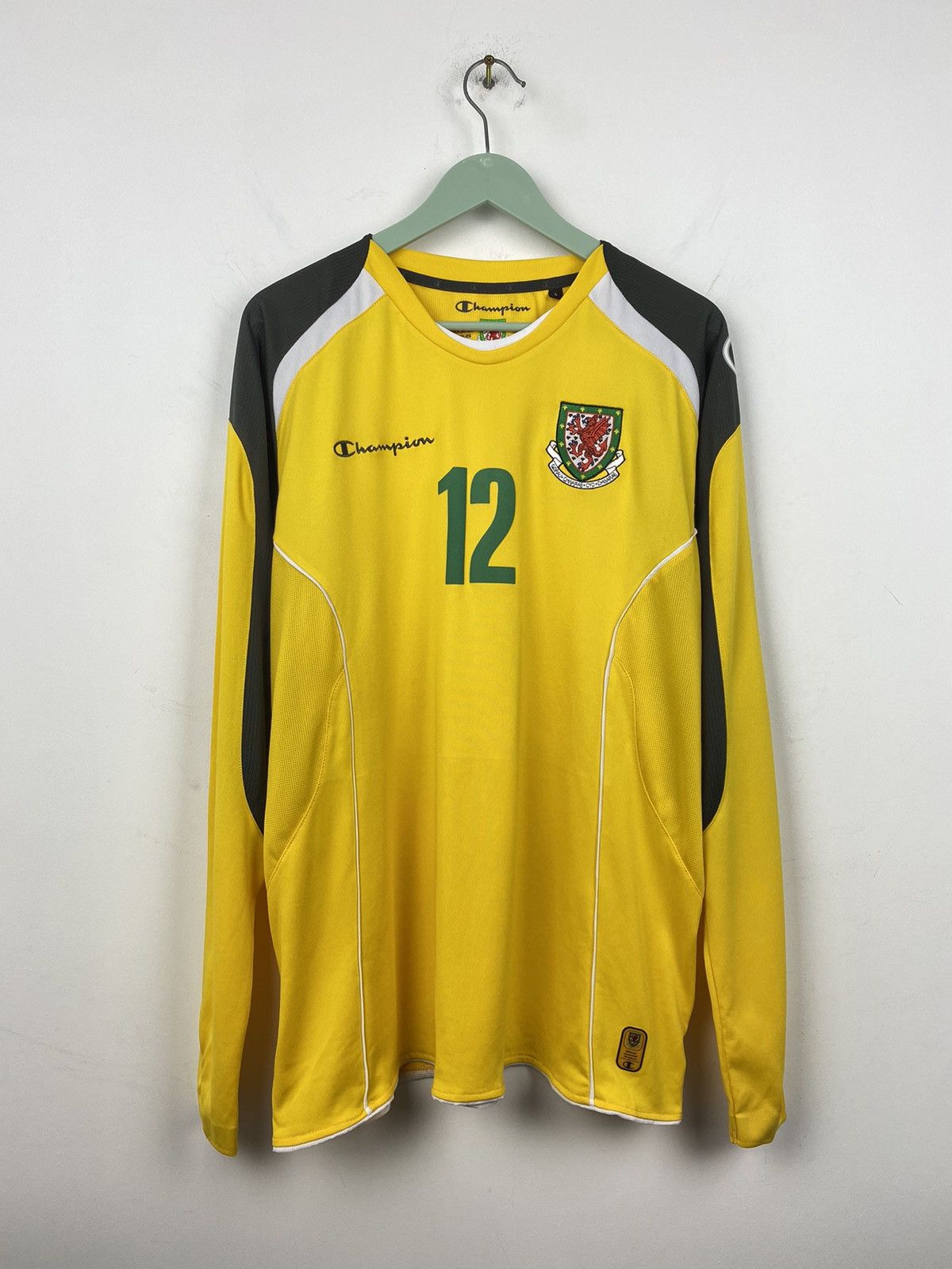 Champion Wales 2008 2010 Goalkeeper 12 Champion Football Jersey PSG Size US L / EU 52-54 / 3 - 1 Thumbnail