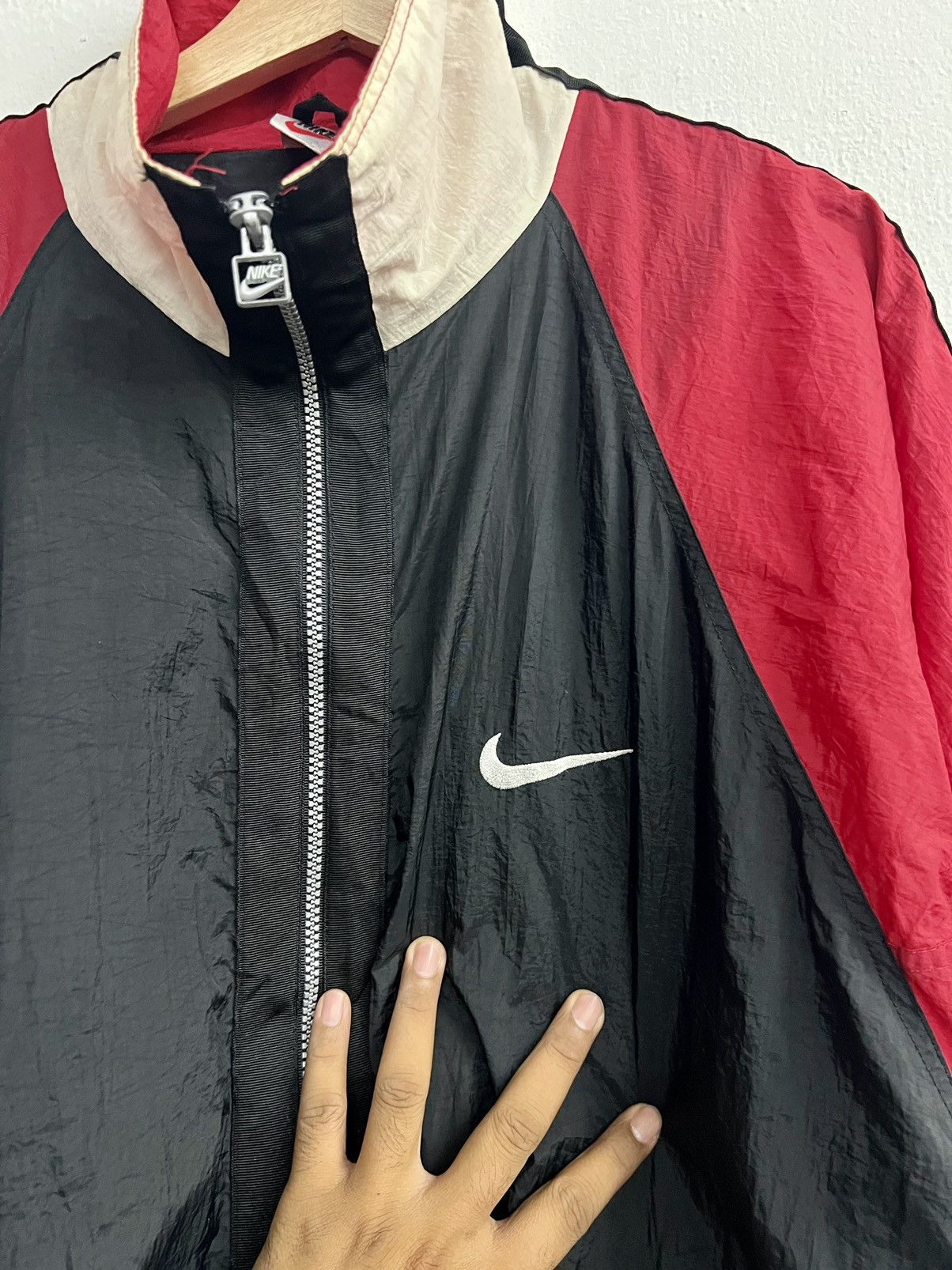 Nike × Vintage Vintage 90s Nike Windbreaker Zipper Jacket Size US XL / EU 56 / 4 - 4 Thumbnail