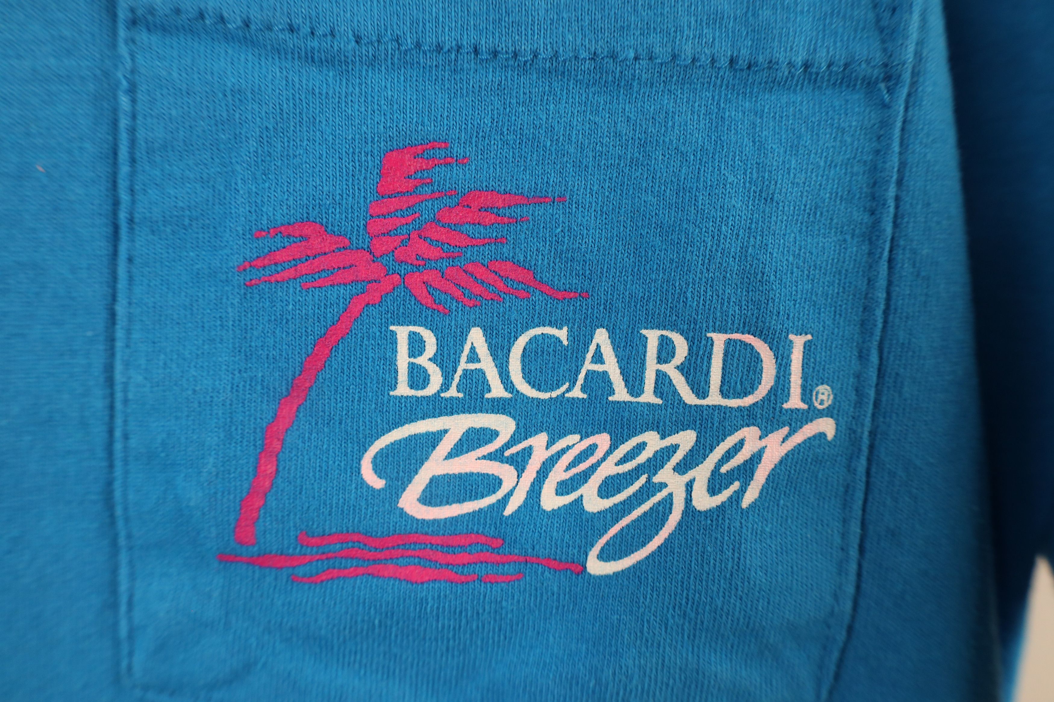 Vintage Vintage 90s Streetwear Rum Breezer Pocket T-Shirt USA Size US L / EU 52-54 / 3 - 4 Thumbnail