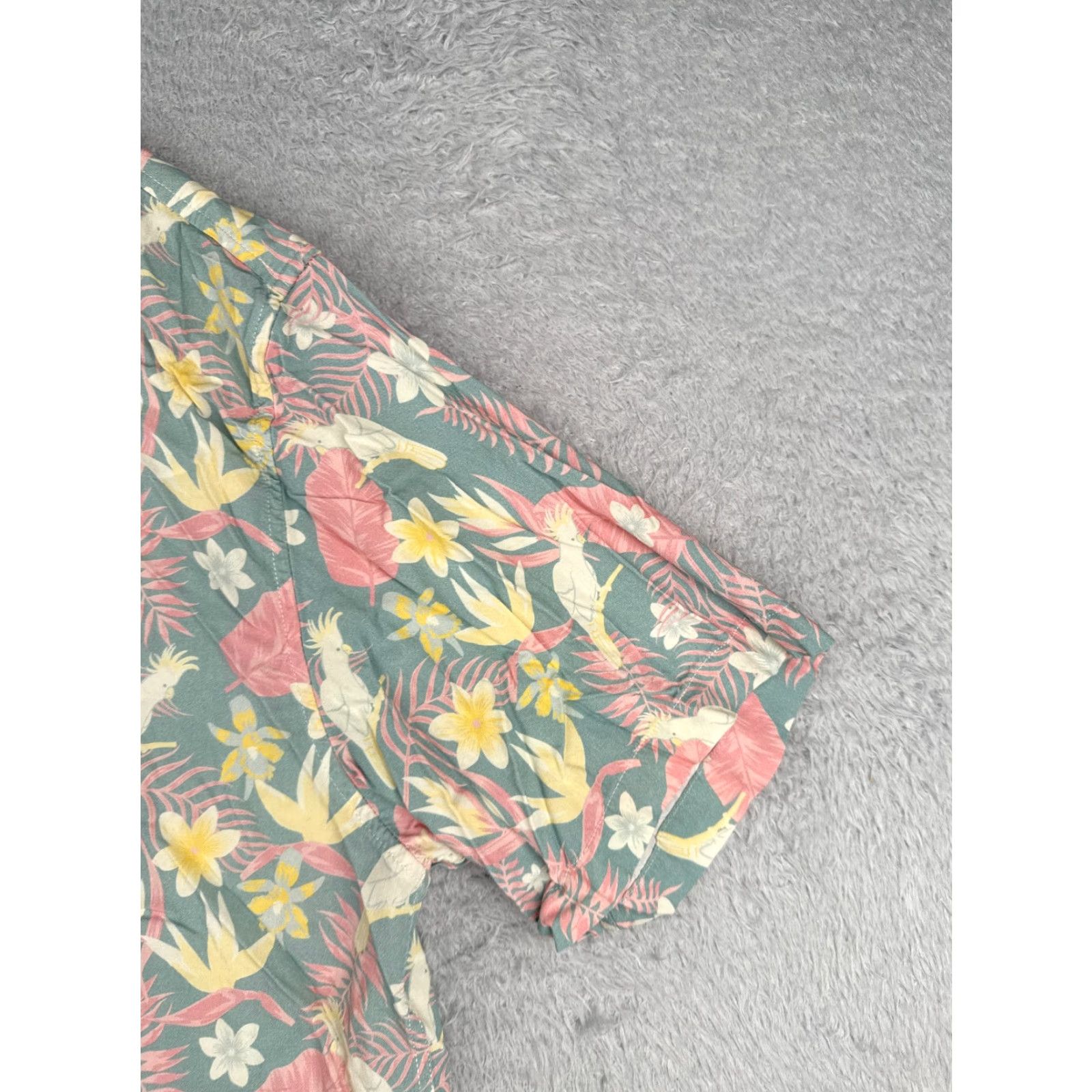 Vintage Tipsy Elves Shirt Men 3XL Floral Hawaiian Blue Grey Pink Button-Up Short Sleeve Beach Aloha Palm Mens Size US XXL / EU 58 / 5 - 2 Thumbnail