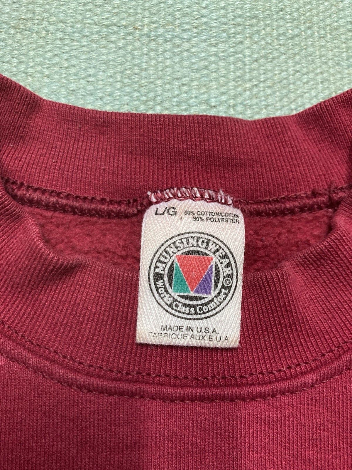 Vintage Vintage 90s sweatshirt munsingwear blank maroon soft large Size US L / EU 52-54 / 3 - 5 Thumbnail