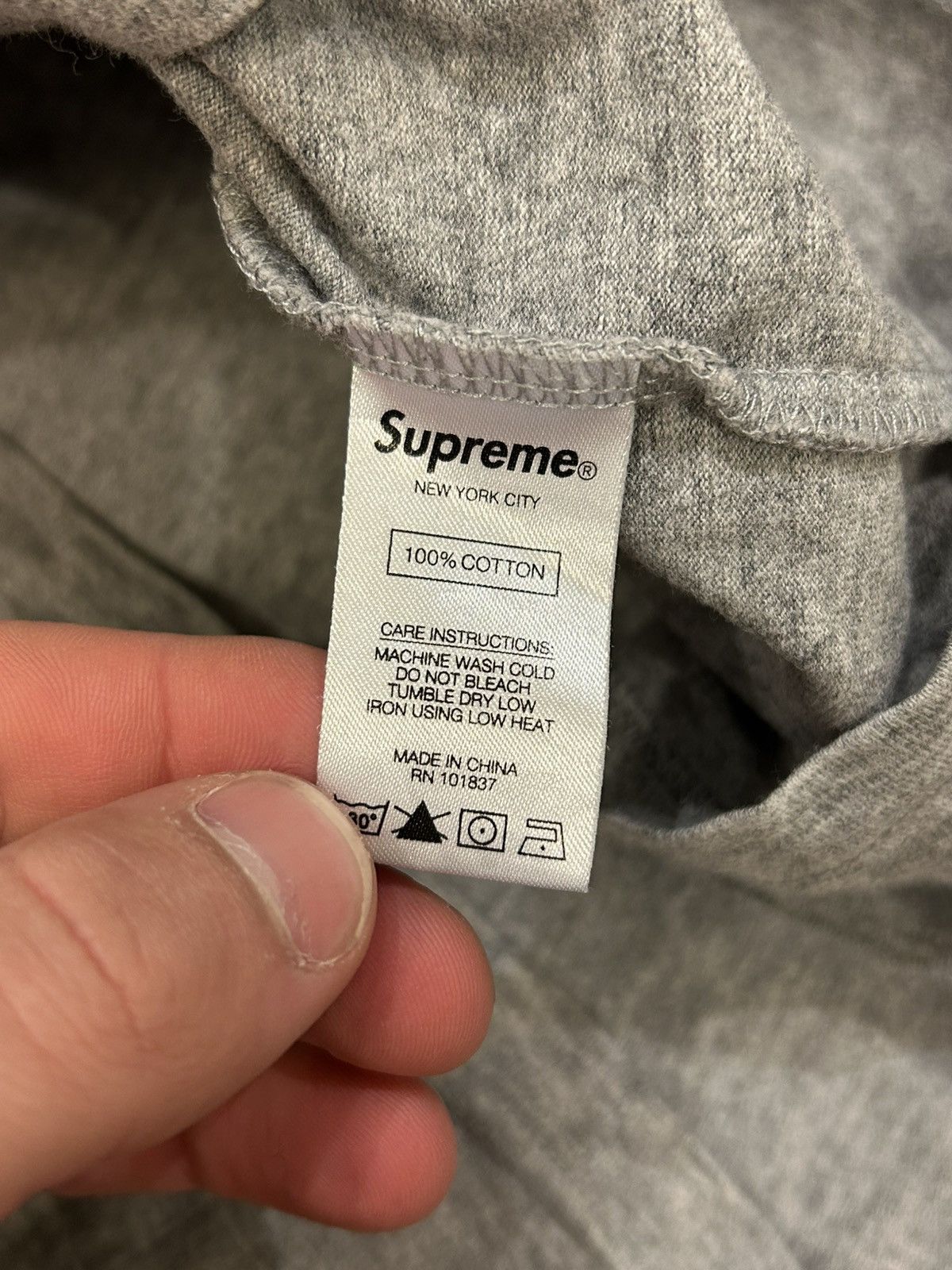 Supreme Supreme Small Box Logo Tee Size US L / EU 52-54 / 3 - 4 Thumbnail