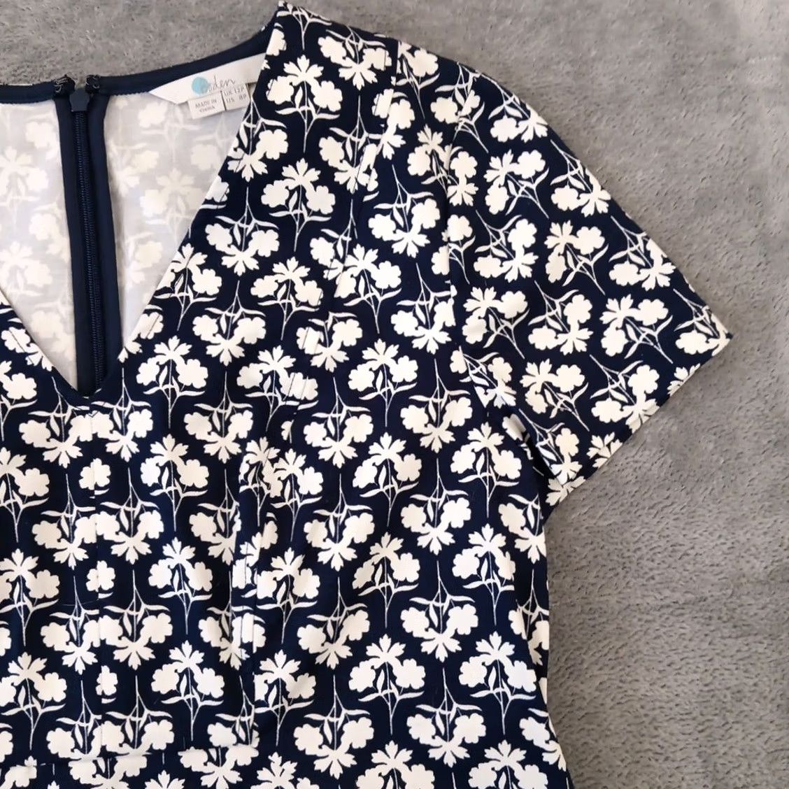 Boden Boden Pencil Dress Blue Floral Short Sleeve V Neck Cotton Blend 8P Petite Women Knee Length Ladies Mens Womens Size 30" / US 8 / IT 44 - 4 Thumbnail
