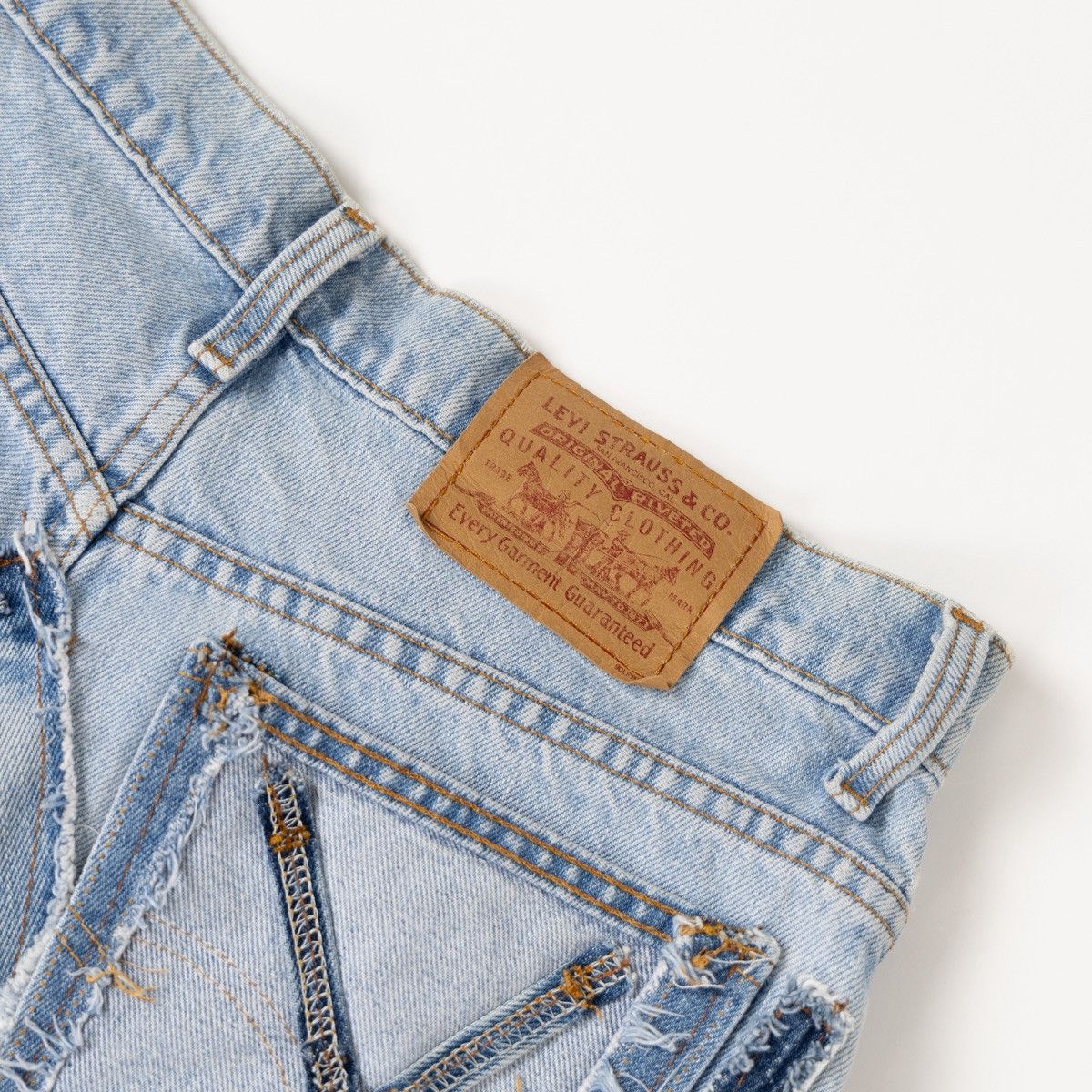 Levi's Levis 512 Coupe Etroite Patchwork Denim Shorts Distressed Size US 32 / EU 48 - 6 Thumbnail