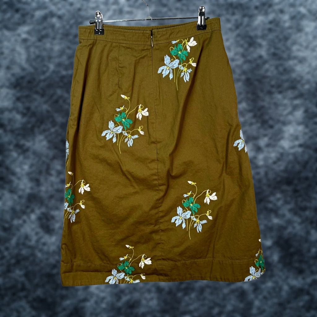 Ann Taylor Ann Taylor Skirt Size 2 Olive Green Cotton Floral Embroidered Womens Size 26" / US 2 / IT 38 - 1 Thumbnail