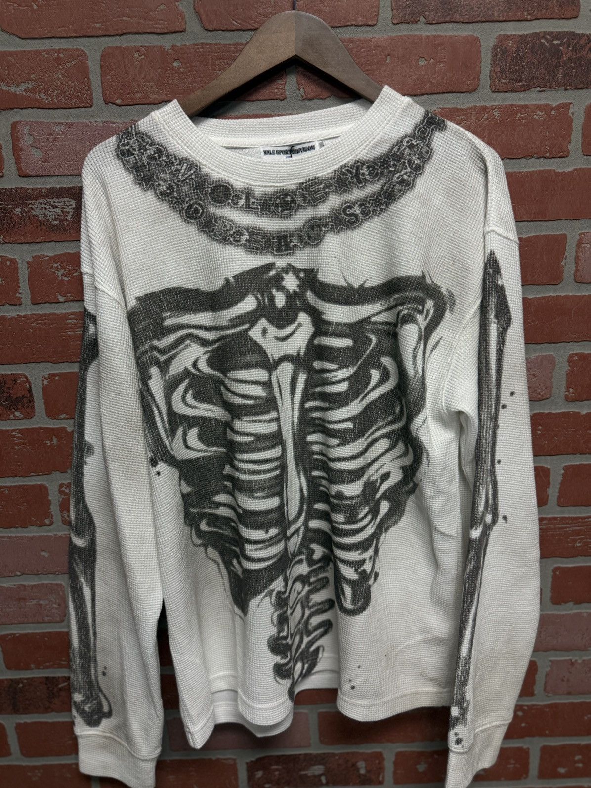 Vale Valley Long Sleeve Bone Tee Shirt Size L (New) Size US L / EU 52-54 / 3 - 1 Thumbnail
