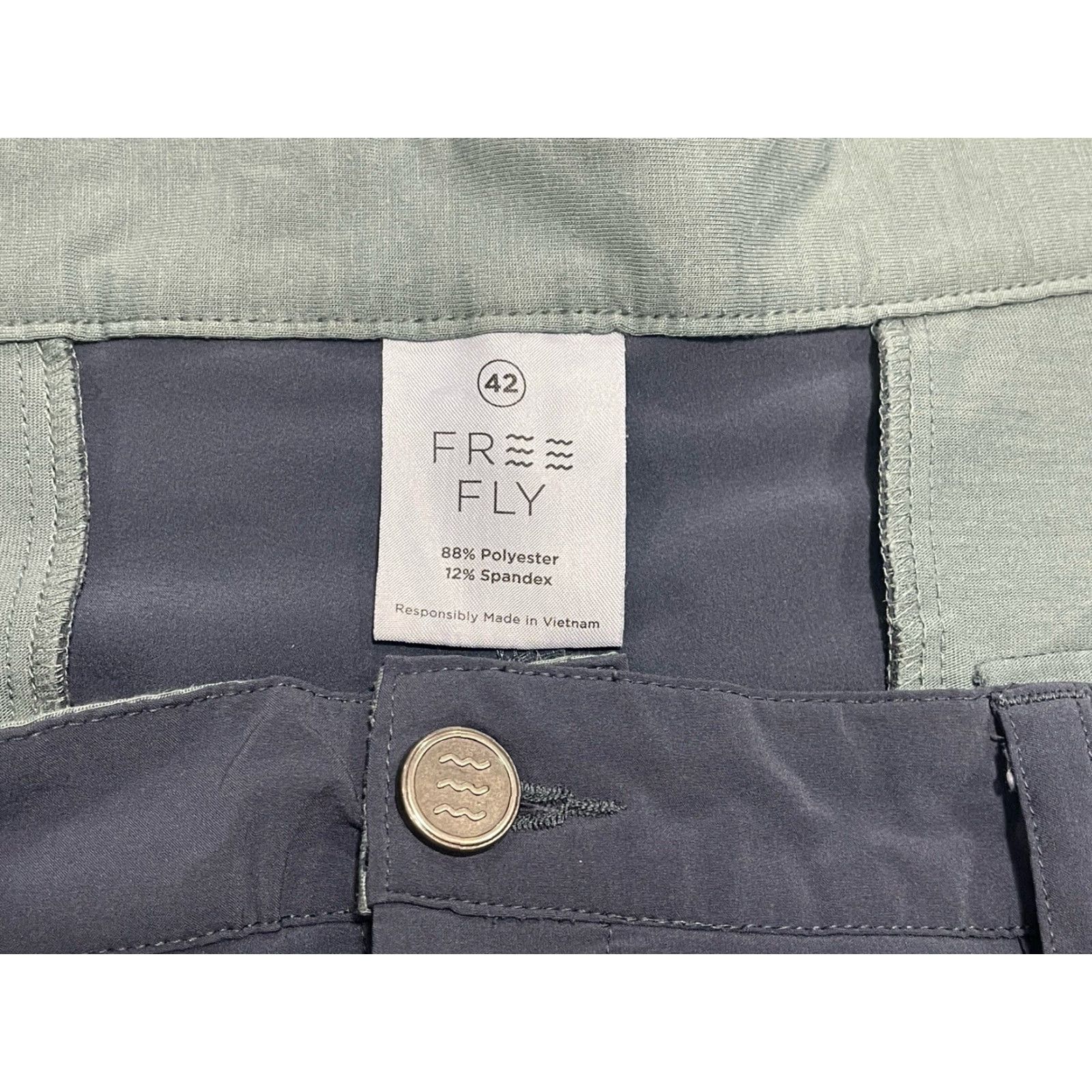 Vintage Free Fly Shorts Mens 42 Grayish Blue Chino 9" Inseam Stretch Polyester Spandex Hybrid II Performance Mens Size US 42 / EU 58 - 2 Thumbnail