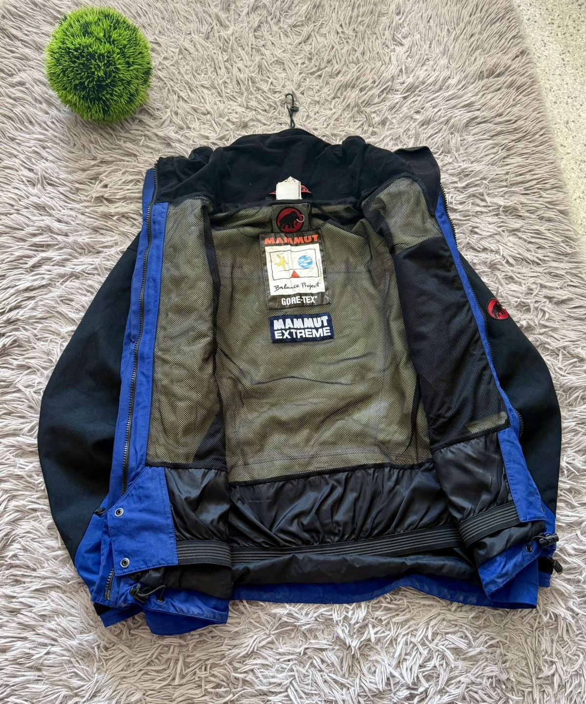 Mammut 00s Mammut Extreme Windbreaker Light Jacket Gore-Tex XCR Size US S / EU 44-46 / 1 - 19 Thumbnail