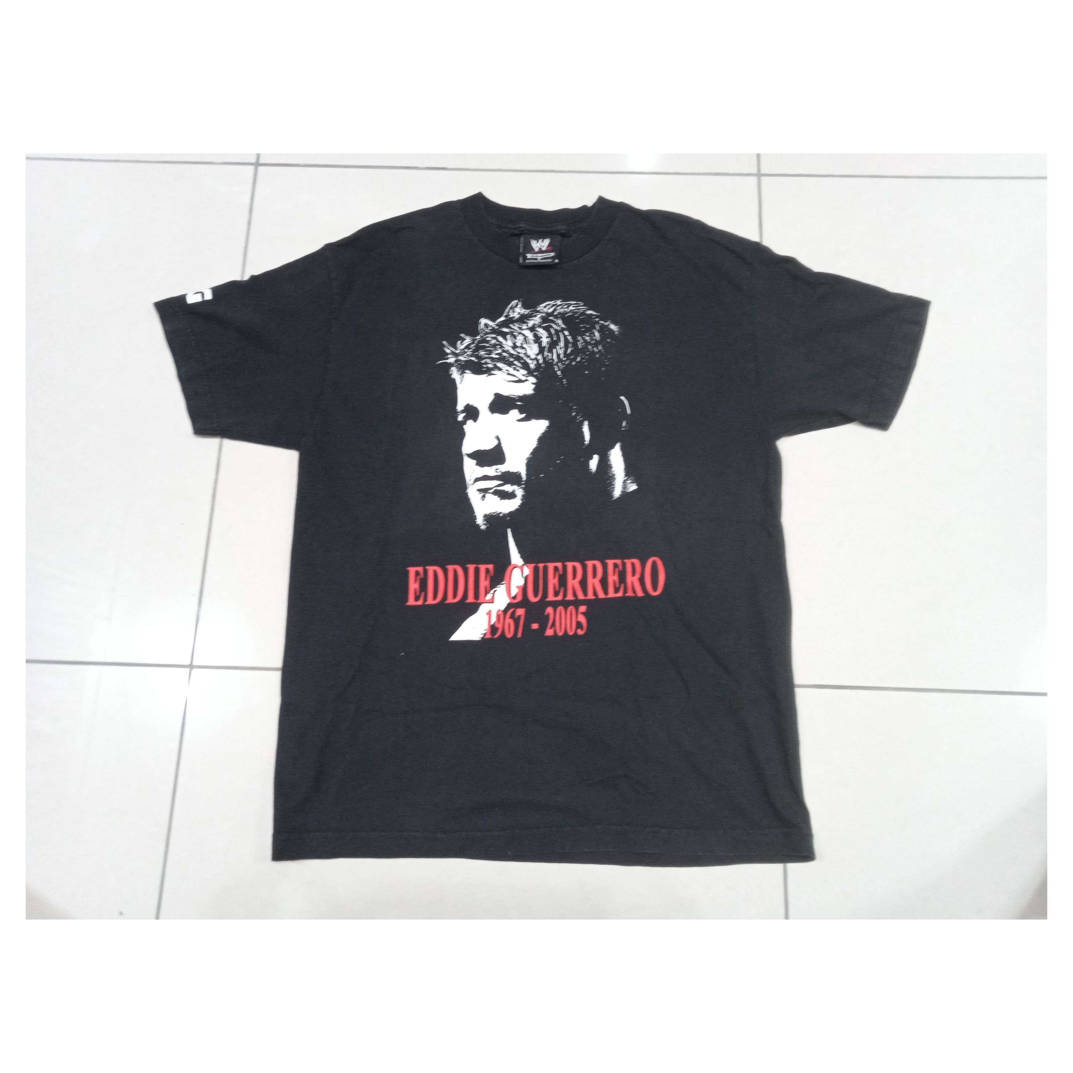 WWE Vintage 2000s WWE Eddie Guerrero Memorial Wrestling T-Shirt Size US L / EU 52-54 / 3 - 1 Thumbnail