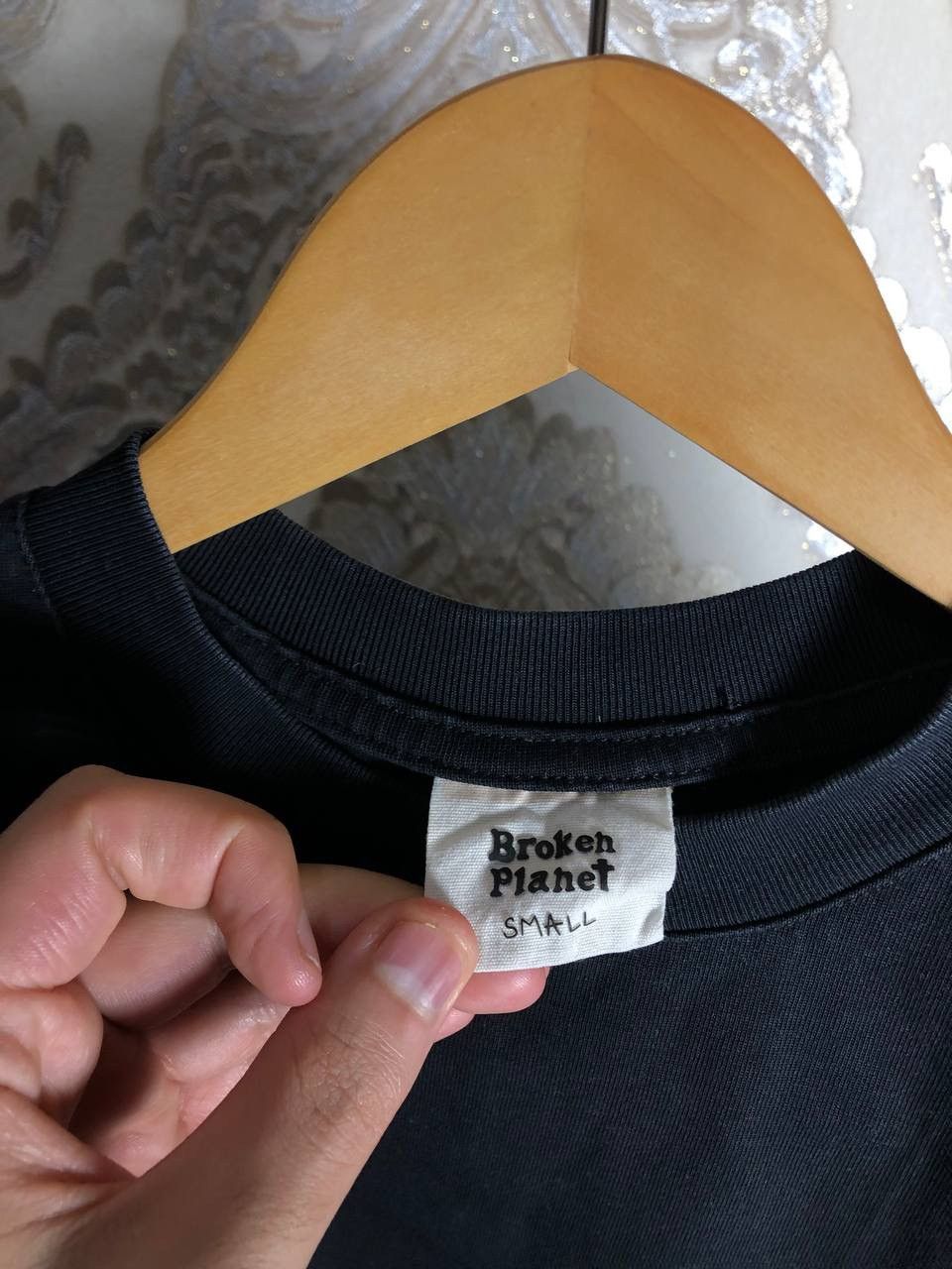 Vintage VERY RARE BROKEN PLANET DESIGNER OVERSIZED T-SHIRT CASUAL Size US S / EU 44-46 / 1 - 3 Thumbnail