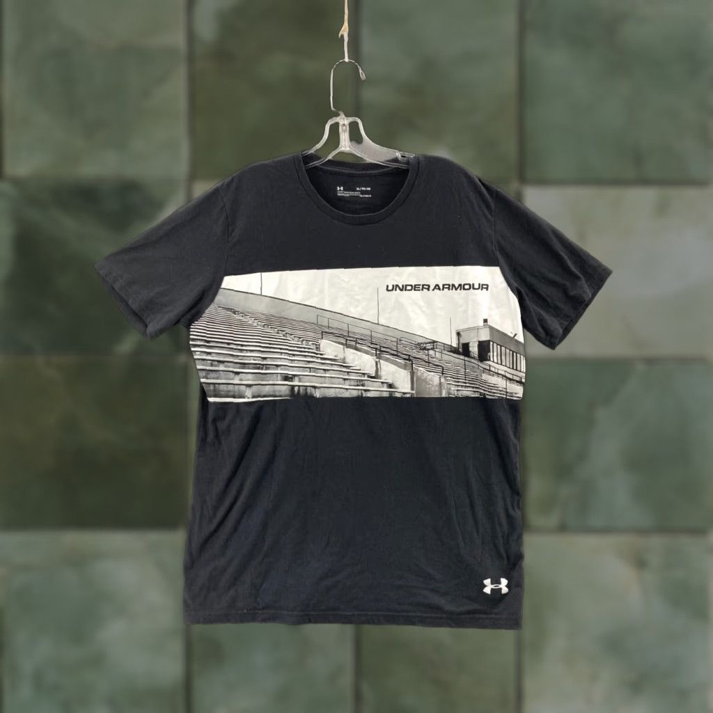 Under Armour Under Armour Shirt Mens XL Bleacher Graphic T-Shirt Black Graphic Print Crew Neck Short Sleeve Mens XL Bleacher Graphic Under Armour Shirt Size US XL / EU 56 / 4 - 1 Thumbnail