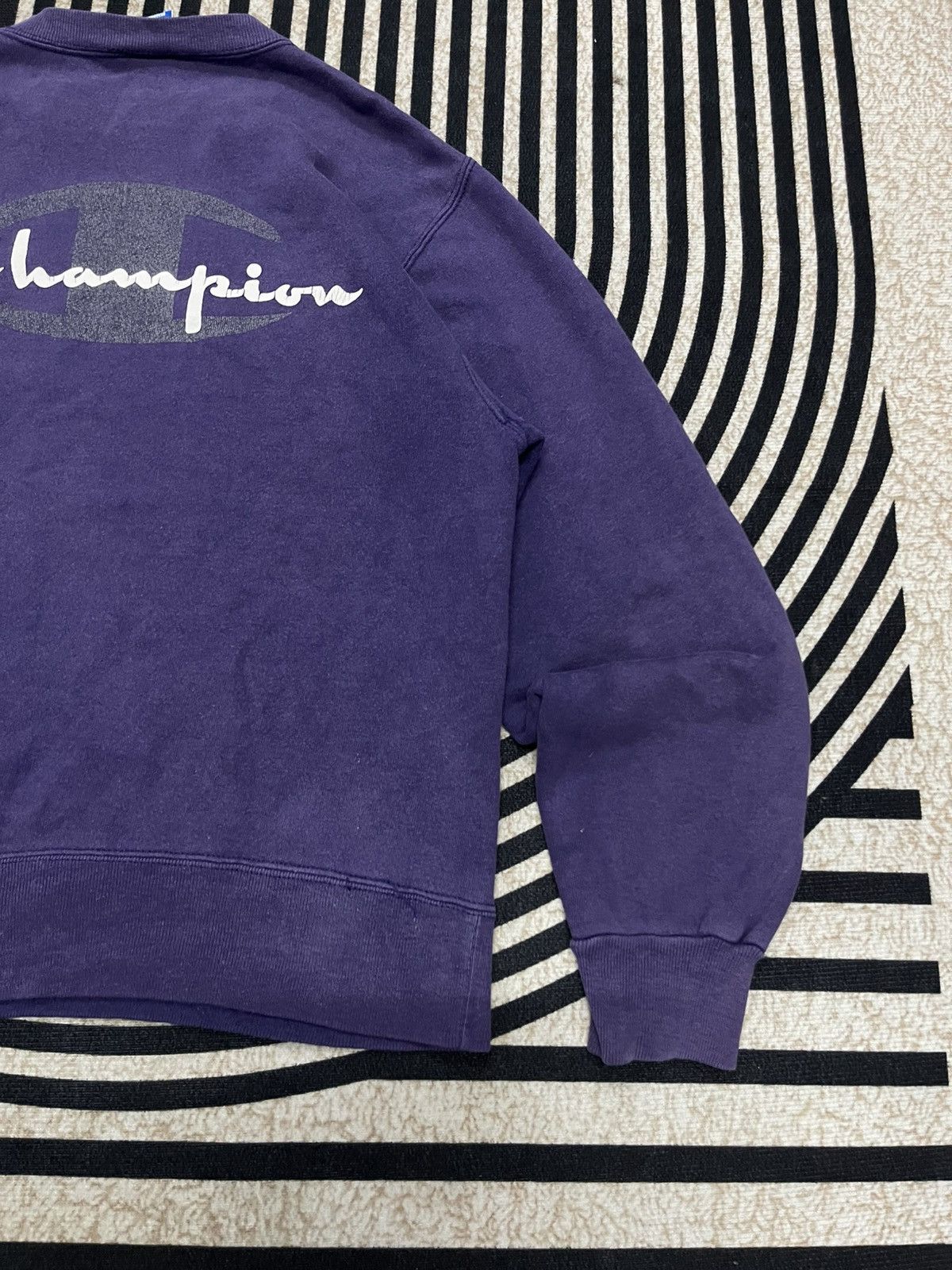 Champion 90s CHAMPION BIG PRINT SWEATSHIRT DISTRESSED Size US M / EU 48-50 / 2 - 11 Thumbnail