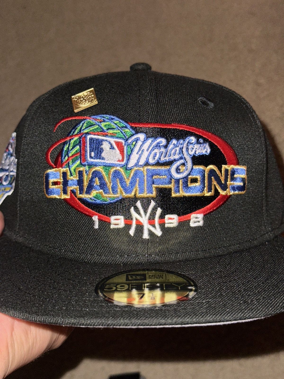 New Era HAT CLUB Yankees World Champions 1998 WS Patch Size 7 1/8 Size ONE SIZE - 2 Thumbnail