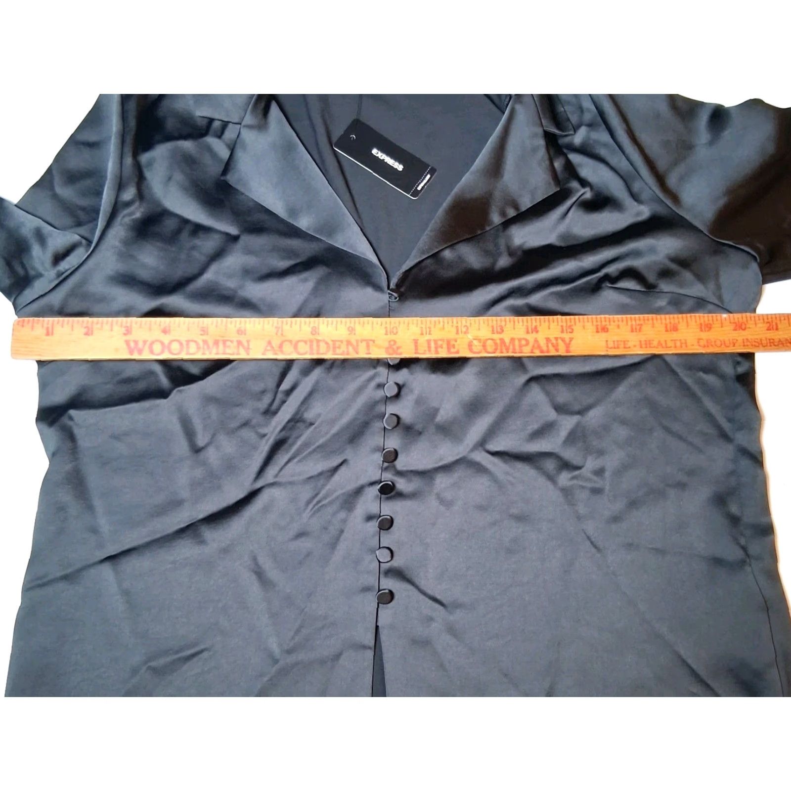 Express Express Blouse Shirt M Black Satin Long Sleeve V-Neck Flare Cuffs Button Gothic Vampire Fairy Women Size M / US 6-8 / IT 42-44 - 6 Thumbnail