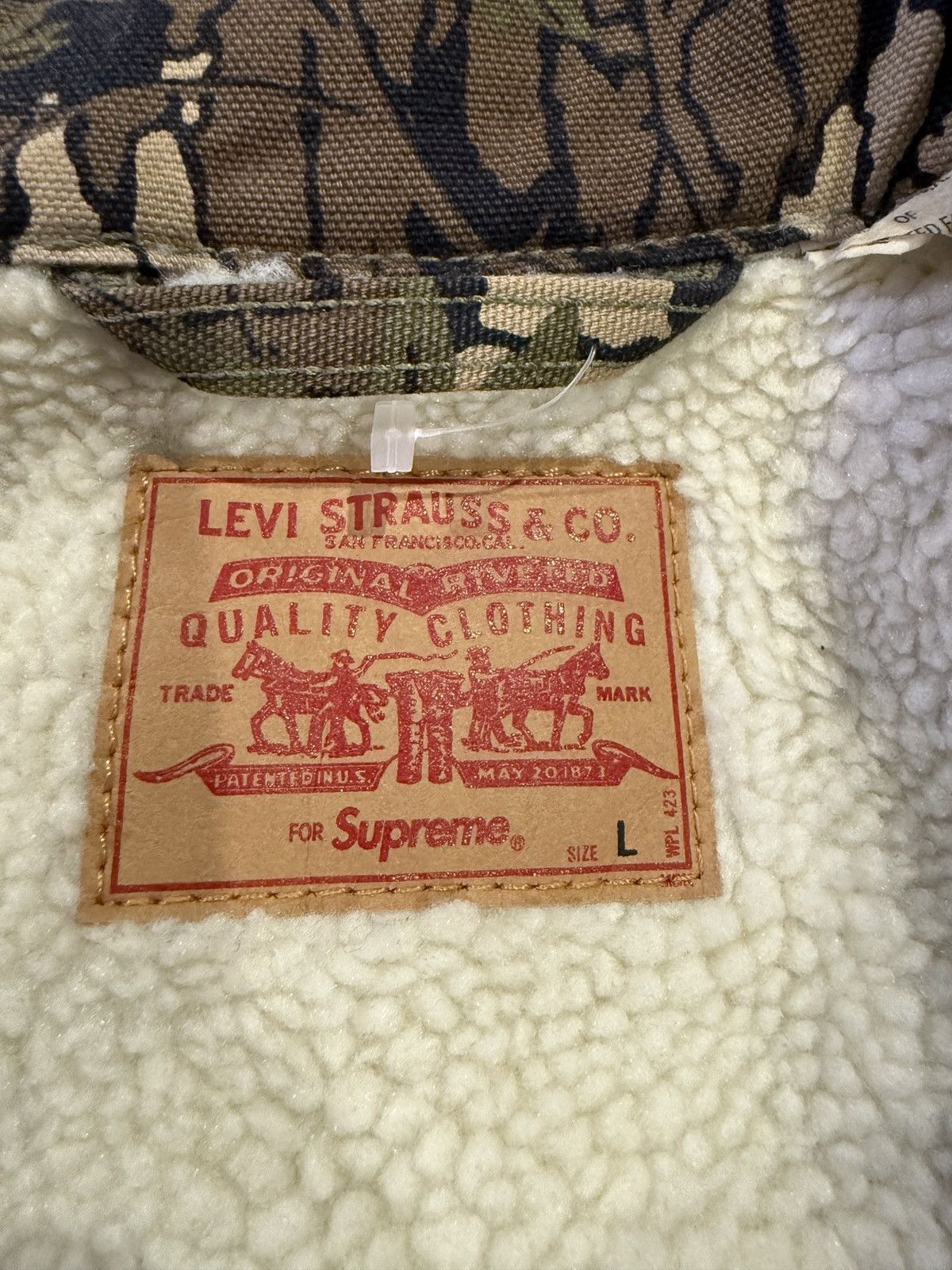 Levi's × Supreme Supreme Levi’s Tree Camo Trucker Jacket Size US L / EU 52-54 / 3 - 3 Thumbnail