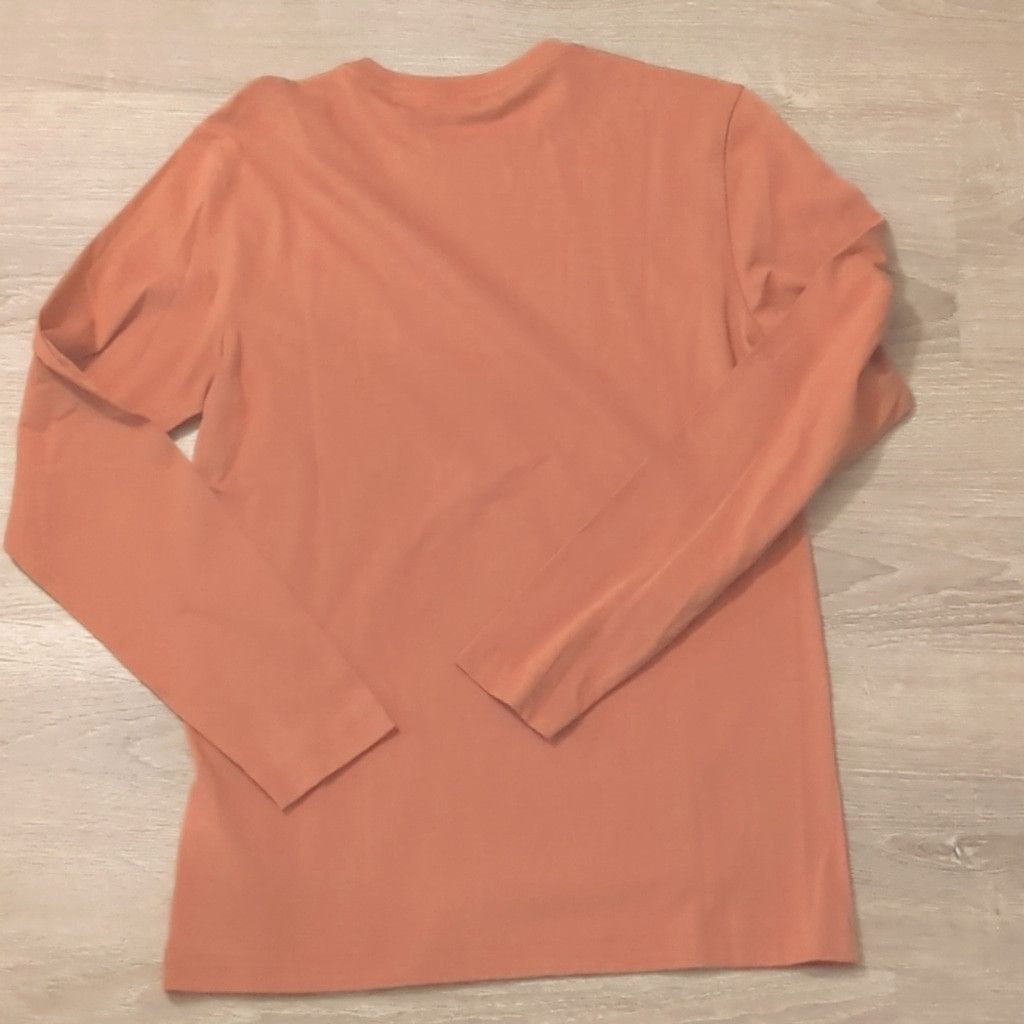TravisMathew Travis Mathew smoky tase long sleeve top size small Size US S / EU 44-46 / 1 - 8 Thumbnail