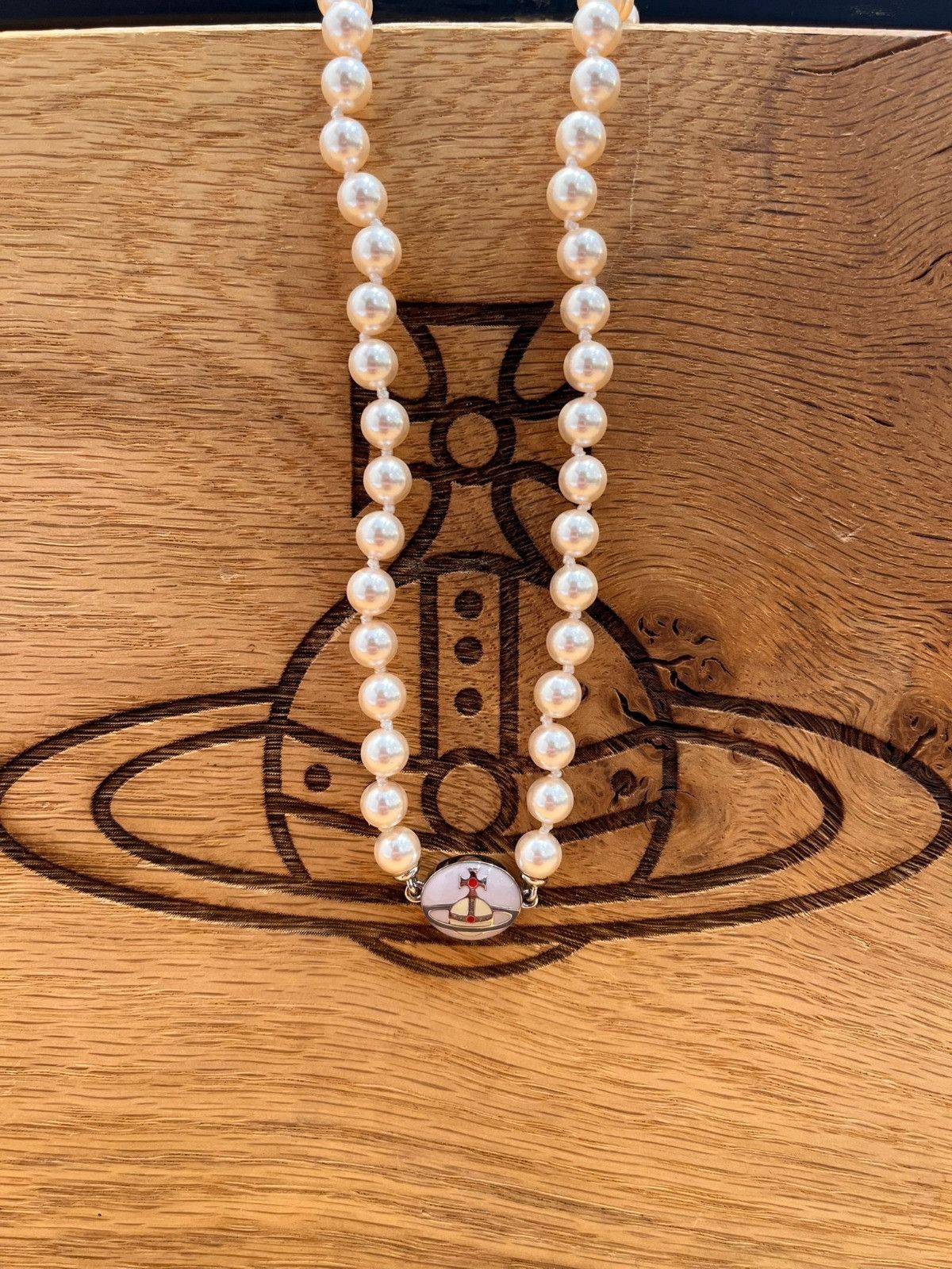 Vivienne Westwood o1f1d3z0525 Size: OS / Loelia Necklace in Silver/White Size ONE SIZE - 1 Preview