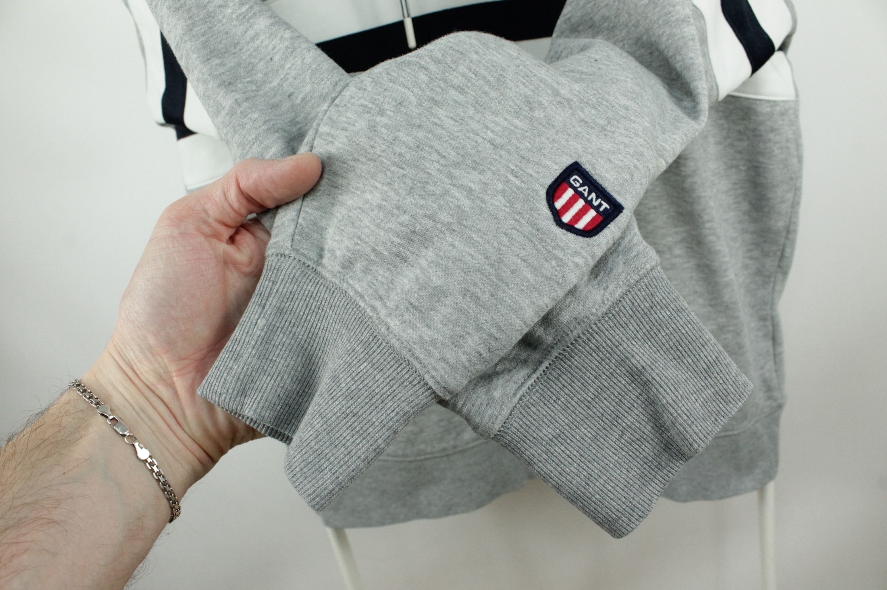 Gant Gant Retro Shield Relaxed Hoodie Men's Size US L / EU 52-54 / 3 - 4 Thumbnail