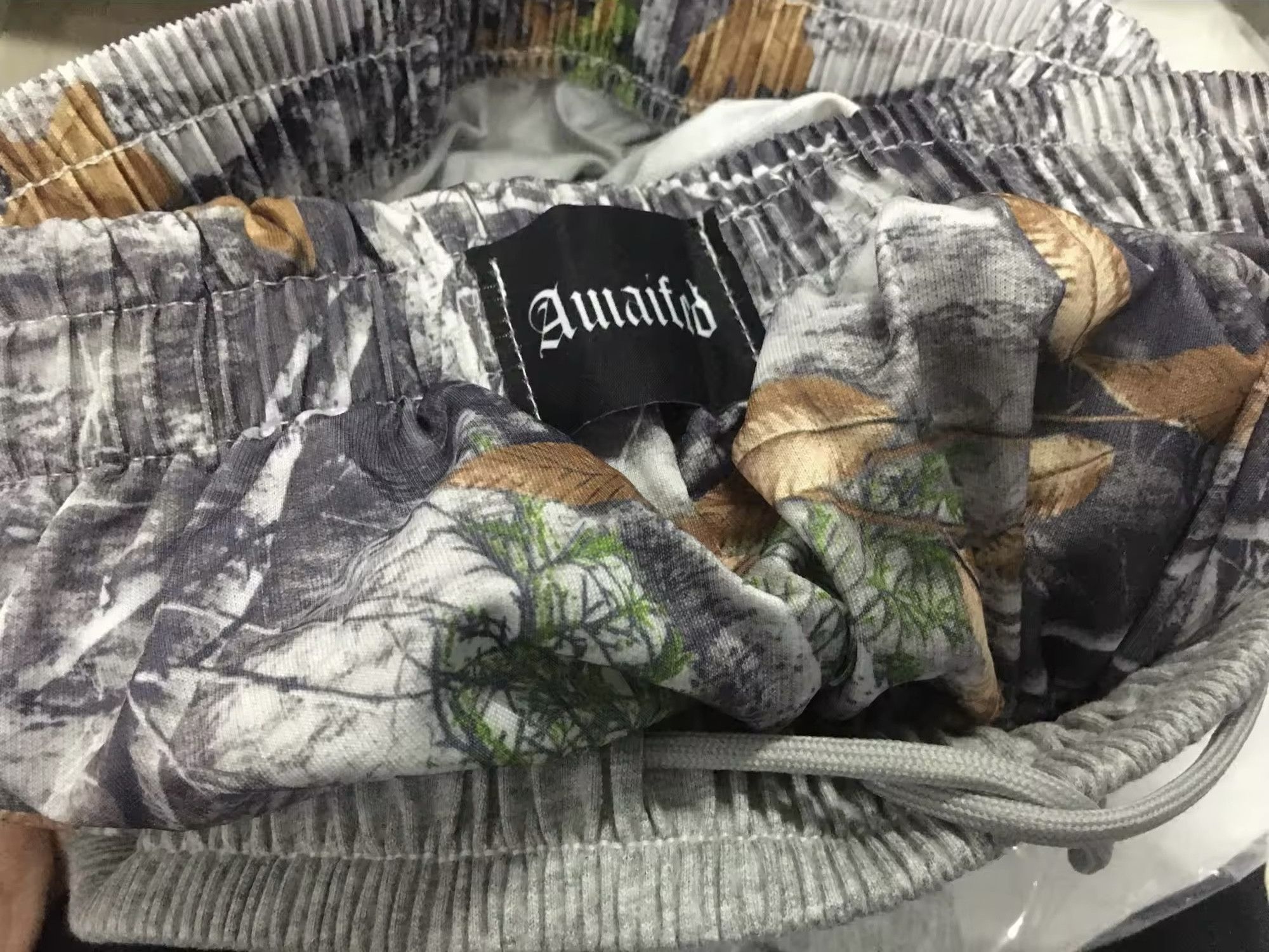 Japanese Brand × Other Camouflage Embroidered Elastic Waist Baggy Sweatpants Size US 29 - 6 Thumbnail