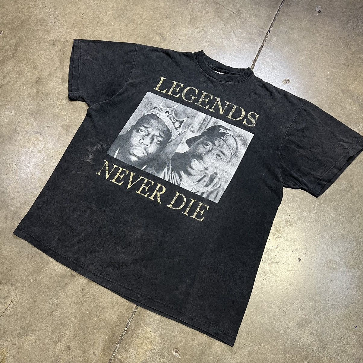 Rap Tees × Vintage Vintage Y2K Tupac Biggie Rap Tee Sun Faded Distressed Boxy Size US XXL / EU 58 / 5 - 2 Thumbnail