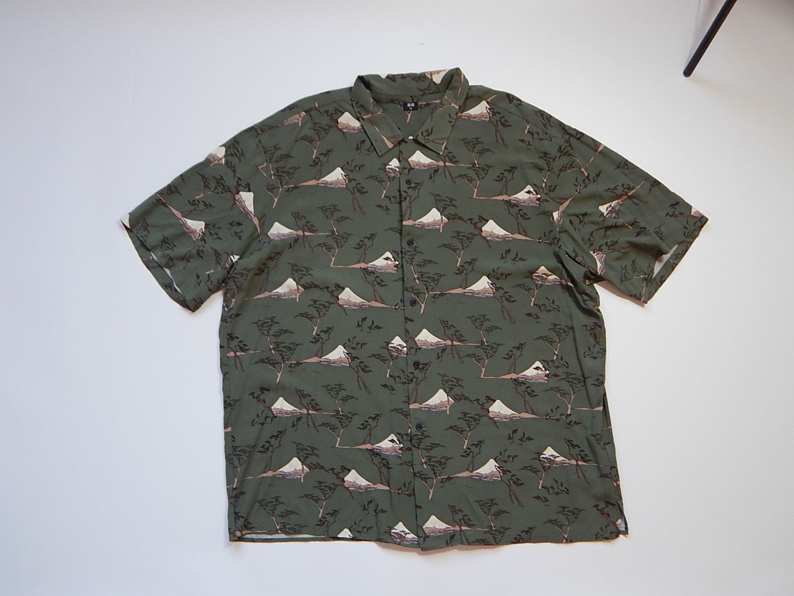 Uniqlo uniqlo hawaiian aloha viscose shirt 3xl Size US XXL / EU 58 / 5 - 1 Thumbnail
