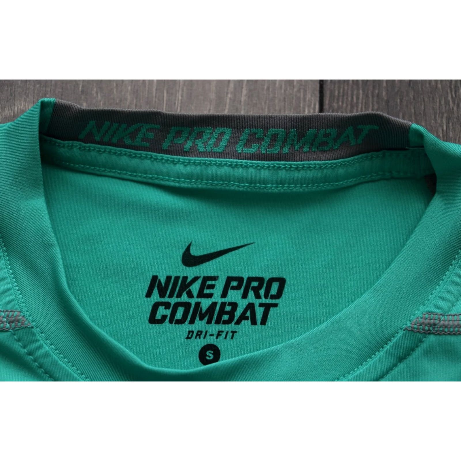 Nike Nike Pro Combat Mens Shirt Compression Jersey Trikot Camiseta Turquoise SZ Small Mens Shrt S Turquoise Jersey Pro Combat Mens Shirt Compression Nike Size US S / EU 44-46 / 1 - 3 Thumbnail