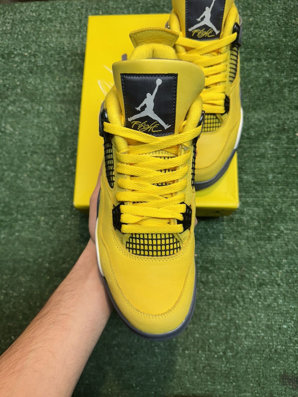 Jordan Brand Jordan Retro 4 Lightning Size 9 Size US 9 / EU 42 - 2 Thumbnail