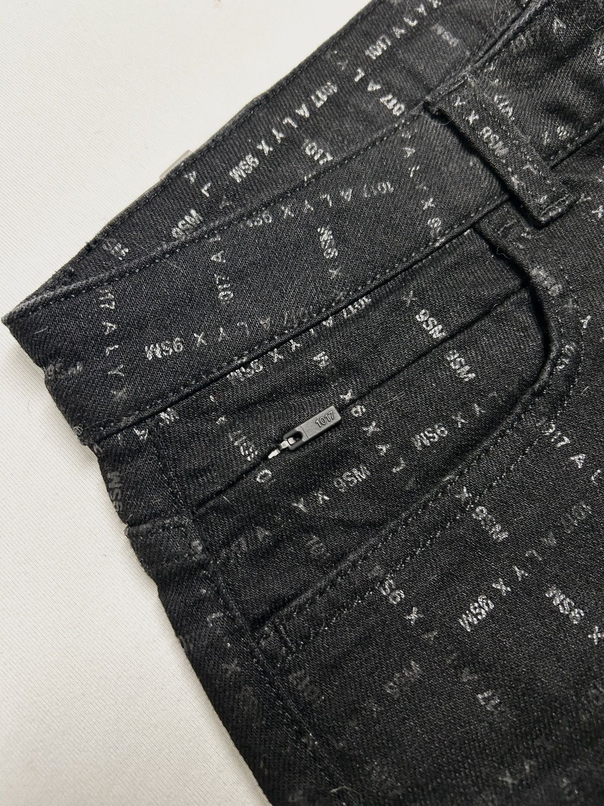 1017 ALYX 9SM 2021 All Over Logo Print Jeans Size US 29 - 5 Thumbnail