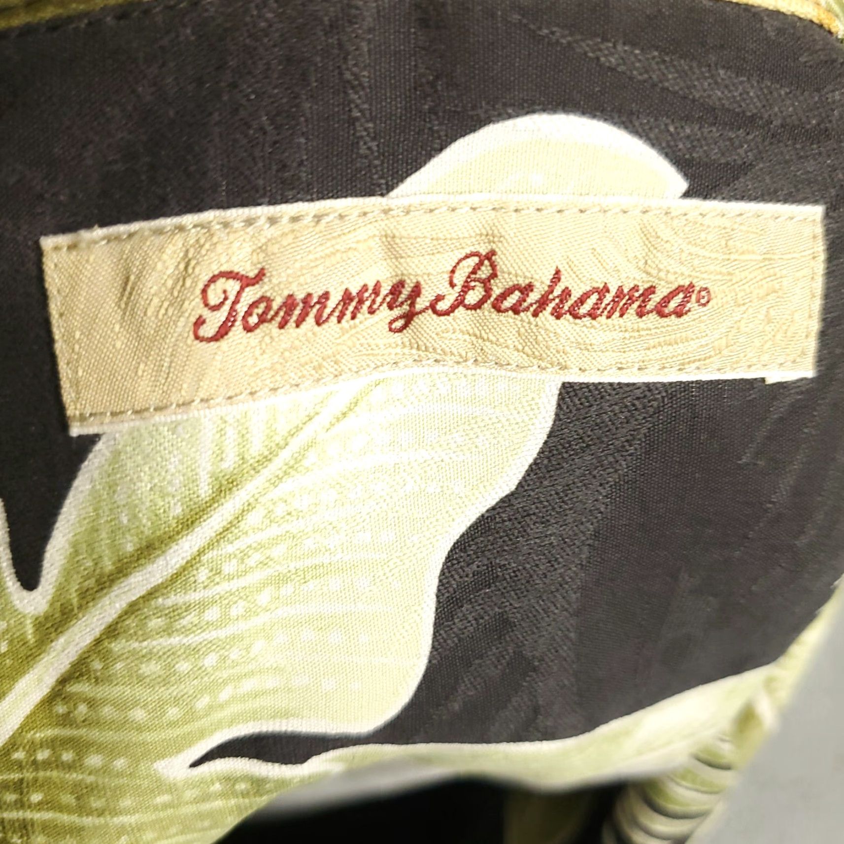Tommy Bahama Tommy Bahama Shirt Mens Large Black Floral Hawaiian Button Up Short Sleeve Size US L / EU 52-54 / 3 - 7 Thumbnail