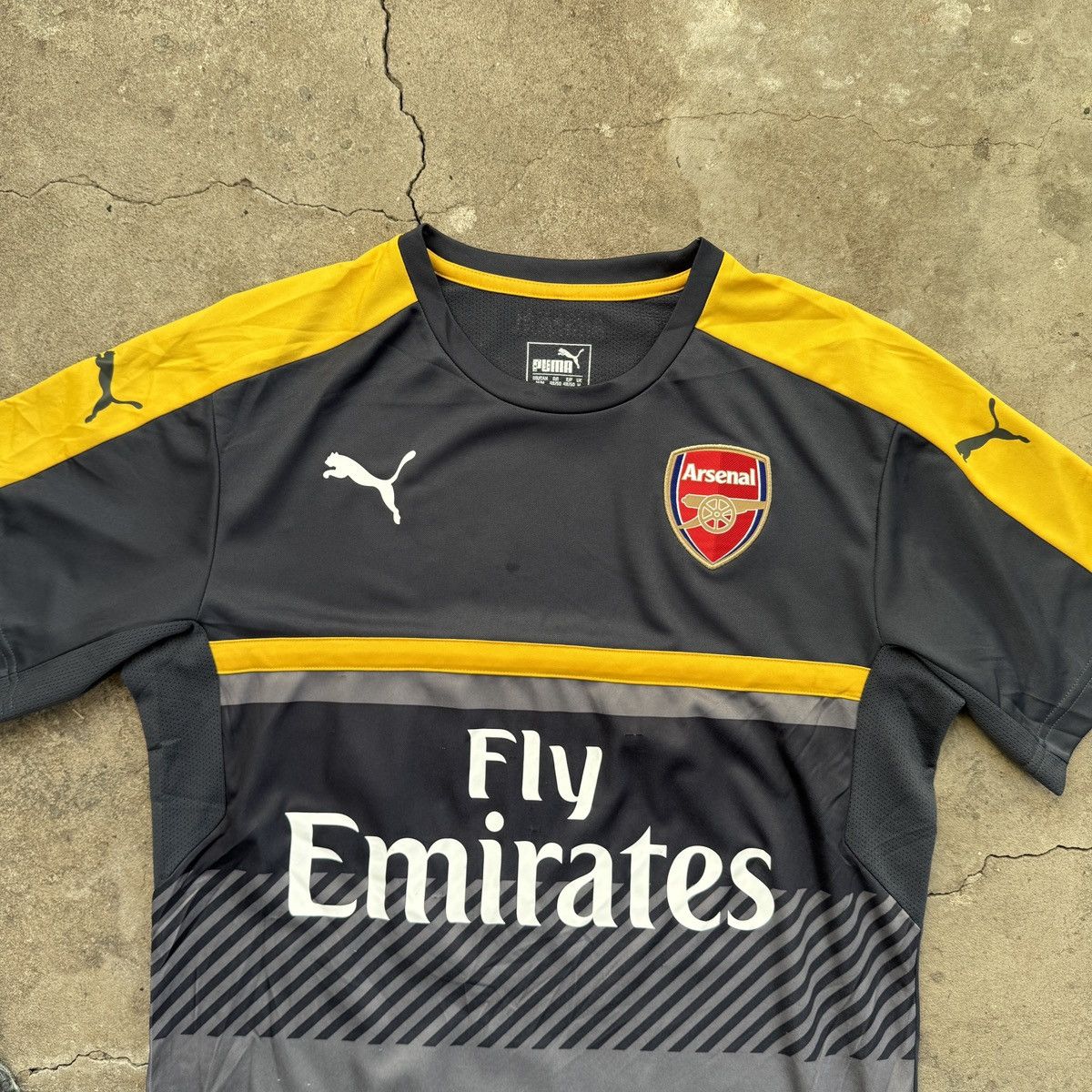 Puma Puma Arsenal away T-shirt Size US M / EU 48-50 / 2 - 2 Thumbnail