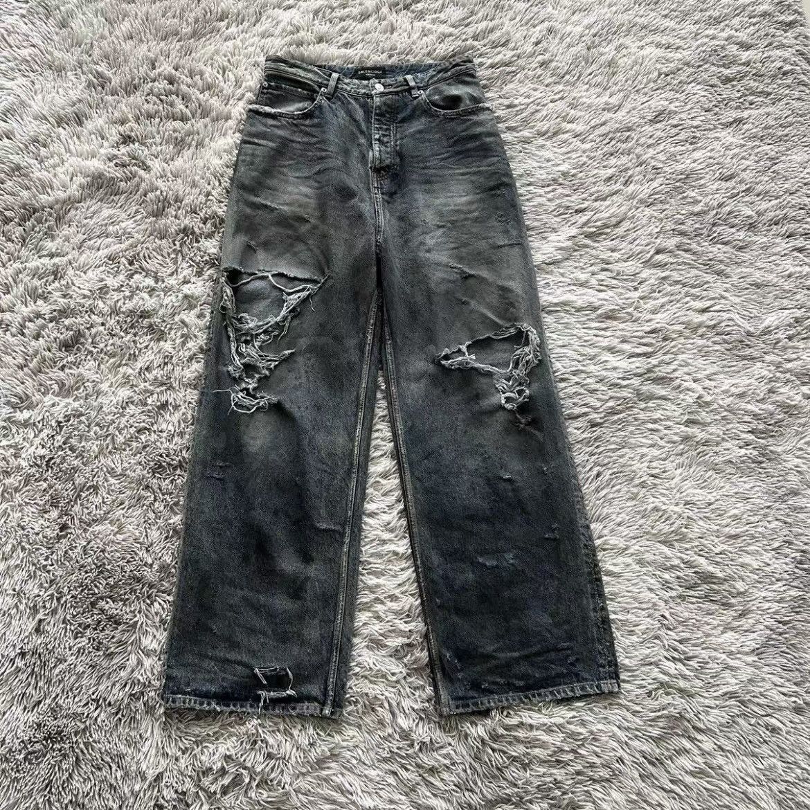 Balenciaga Balenciaga Mud Destroy Baggy Denim Size US 32 / EU 48 - 1 Thumbnail