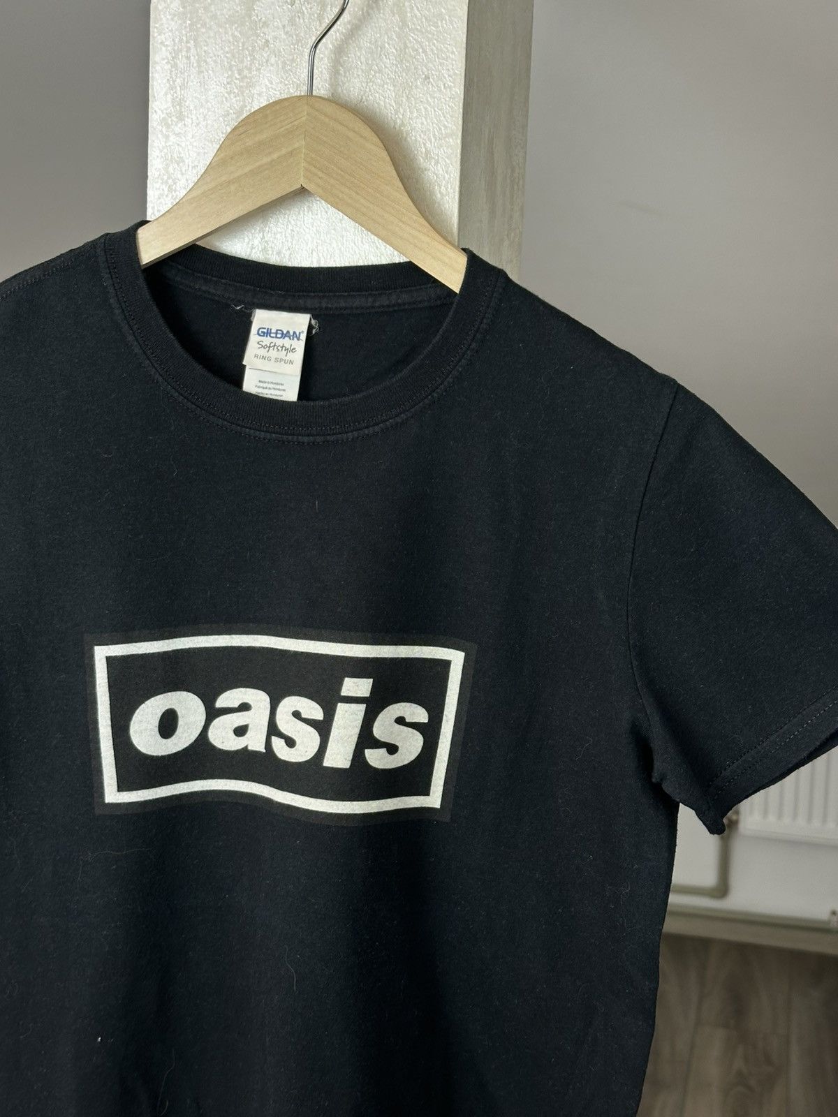 Band Tees Vintage Oasis Definitely Maybe Logo Tee Size US S / EU 44-46 / 1 - 3 Thumbnail