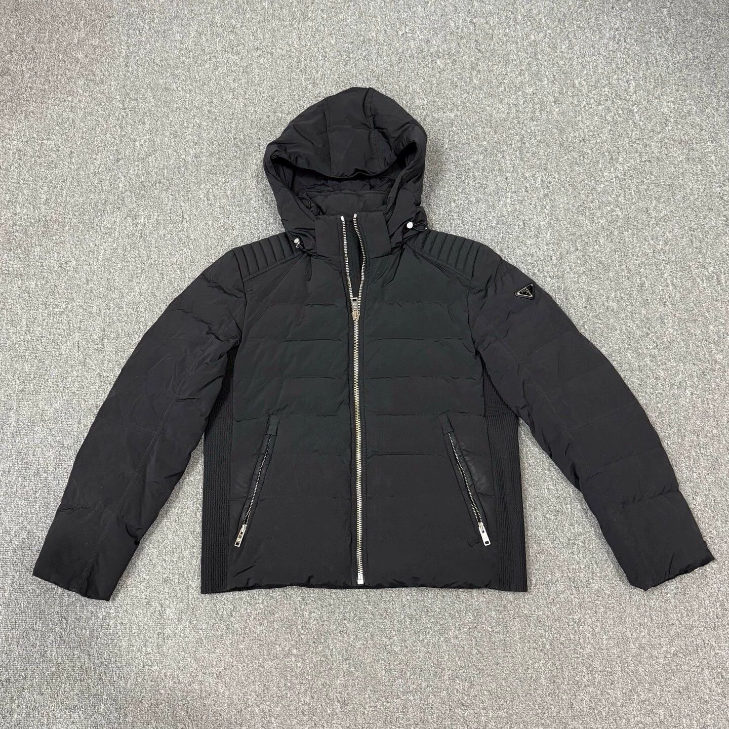 Prada Prada black triangle logo hooded puffer jacket 50 Size US M / EU 48-50 / 2 - 1 Thumbnail