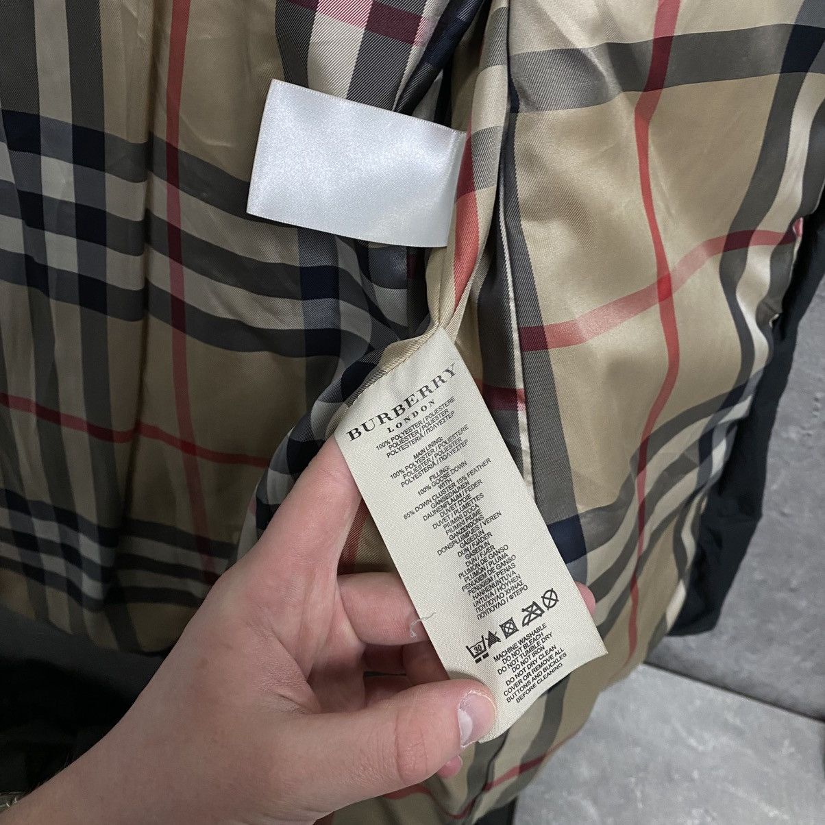 Burberry Vintage Burberry Puffer Jacket Size XL / US 12-14 / IT 48-50 - 17 Thumbnail