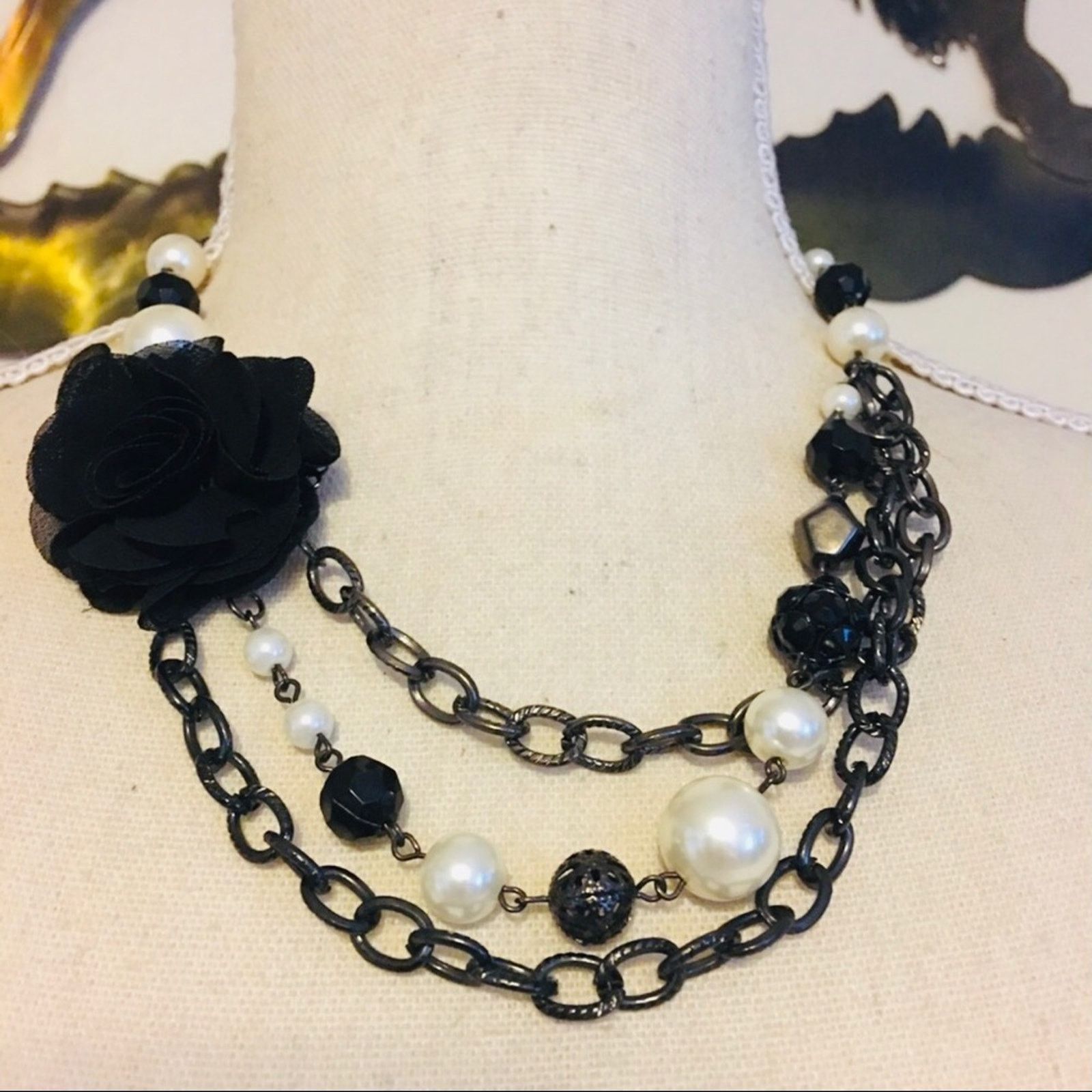 Jewelry Black Chrome Chain Link Silk Rose Pearl Necklace, Women's