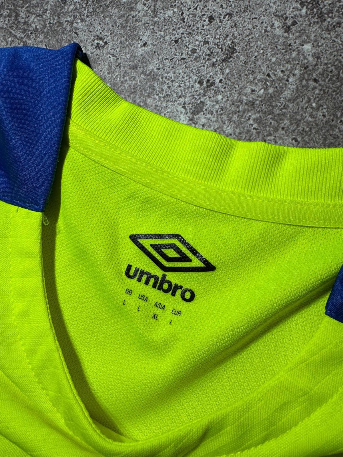 Umbro Derby Country 2017/18 Football T-shirt Umbro Soccer Jersey Size US L / EU 52-54 / 3 - 6 Thumbnail