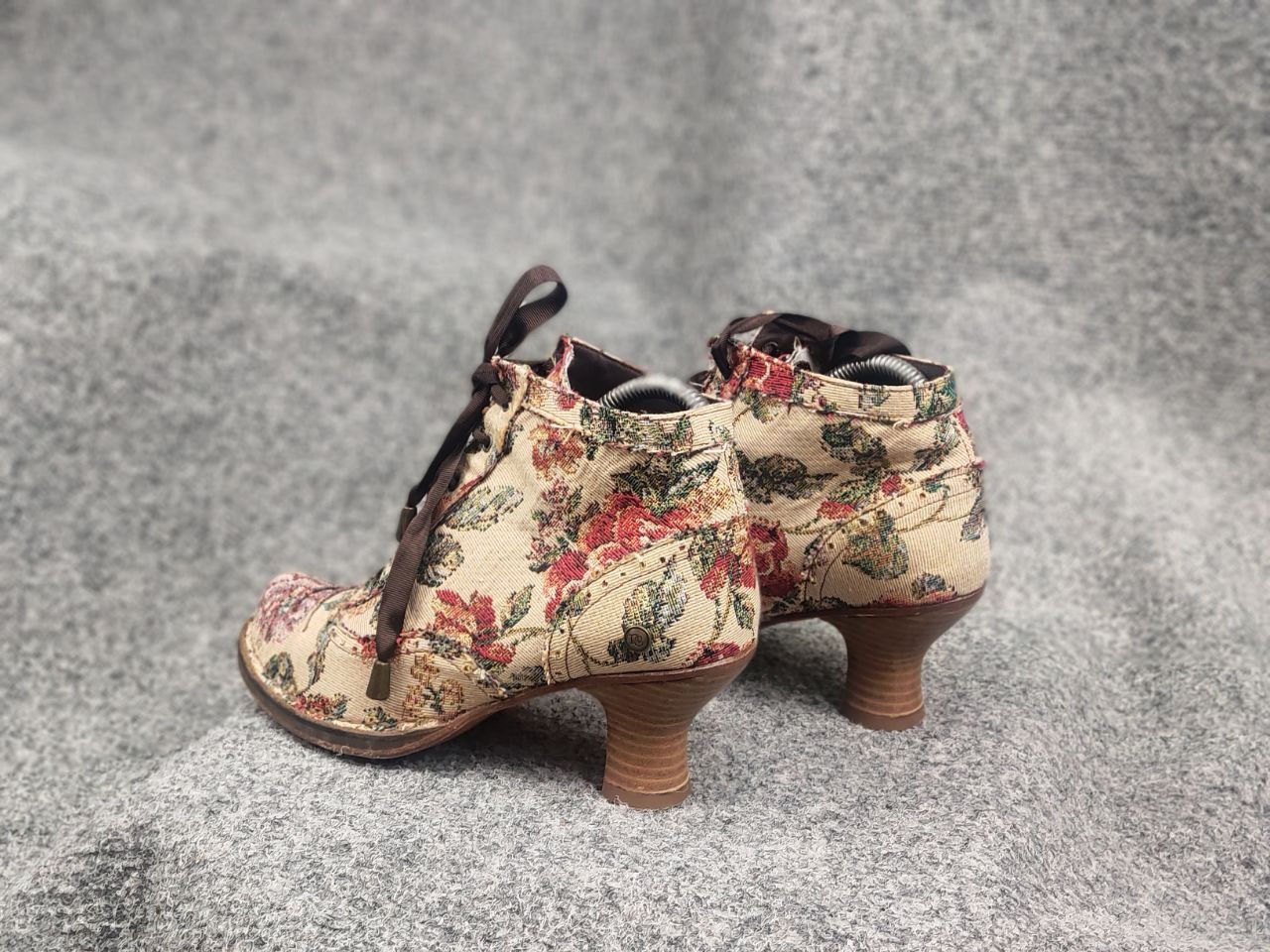 Vintage Neosen Vintage Floral Tapestry Bootie Ankle Shoes baroque Size US 7 / IT 37 - 7 Thumbnail