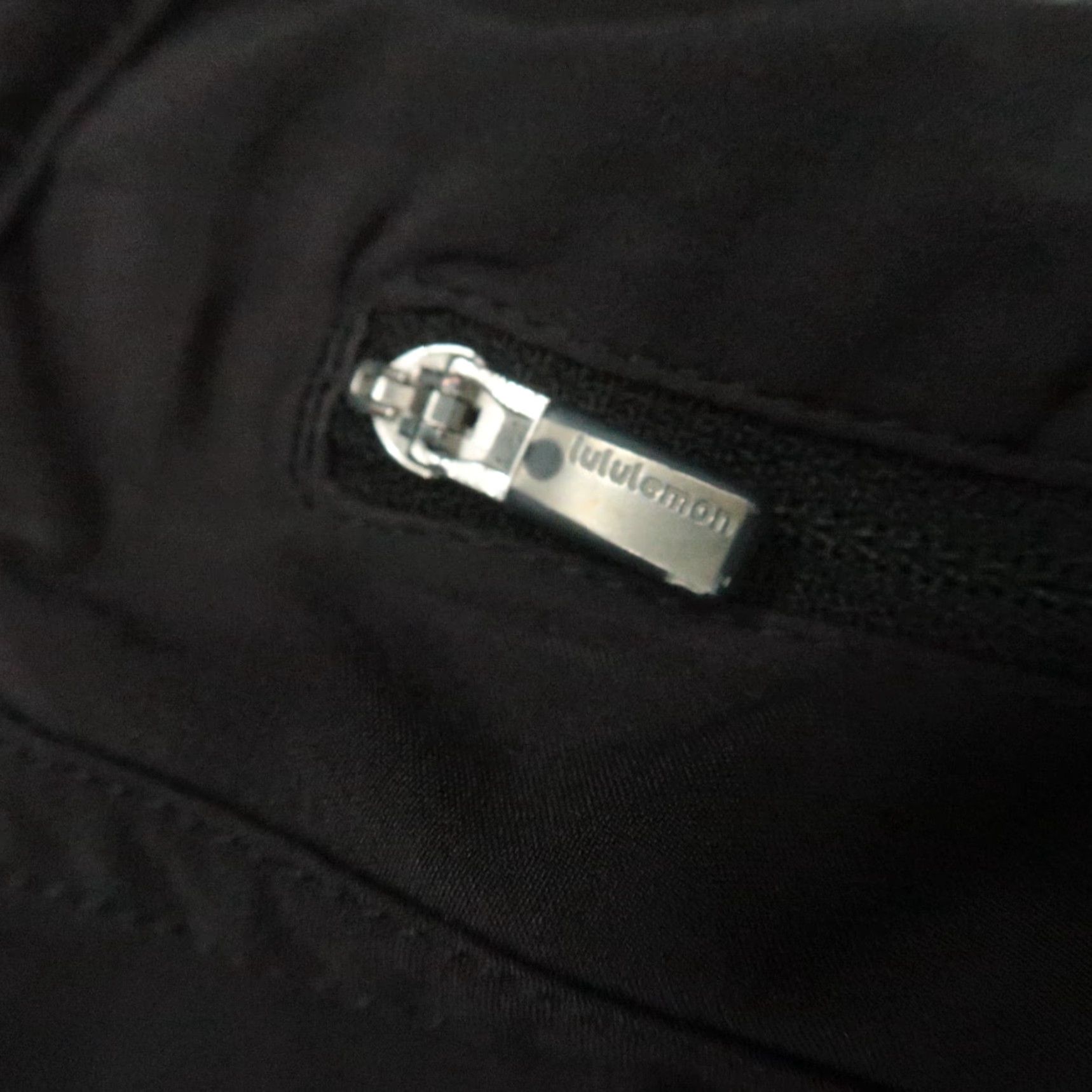 Lululemon Lululemon Shorts Women 6 Black Gray Run Track Attack Zip Pocket Training Size 28" / US 6 / IT 42 - 4 Thumbnail